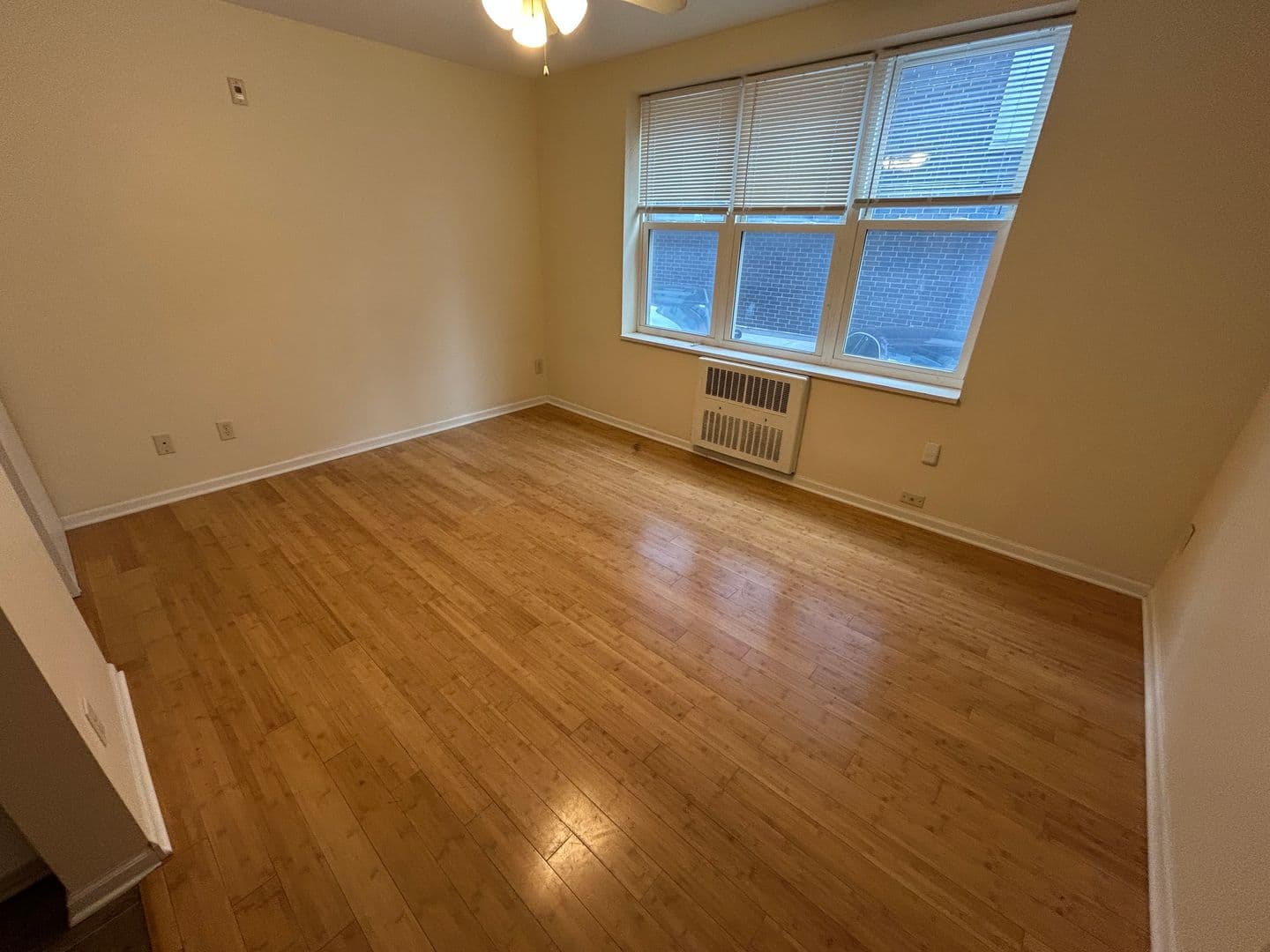 Milwaukee Apartment: 1819 N. Cambridge Ave.