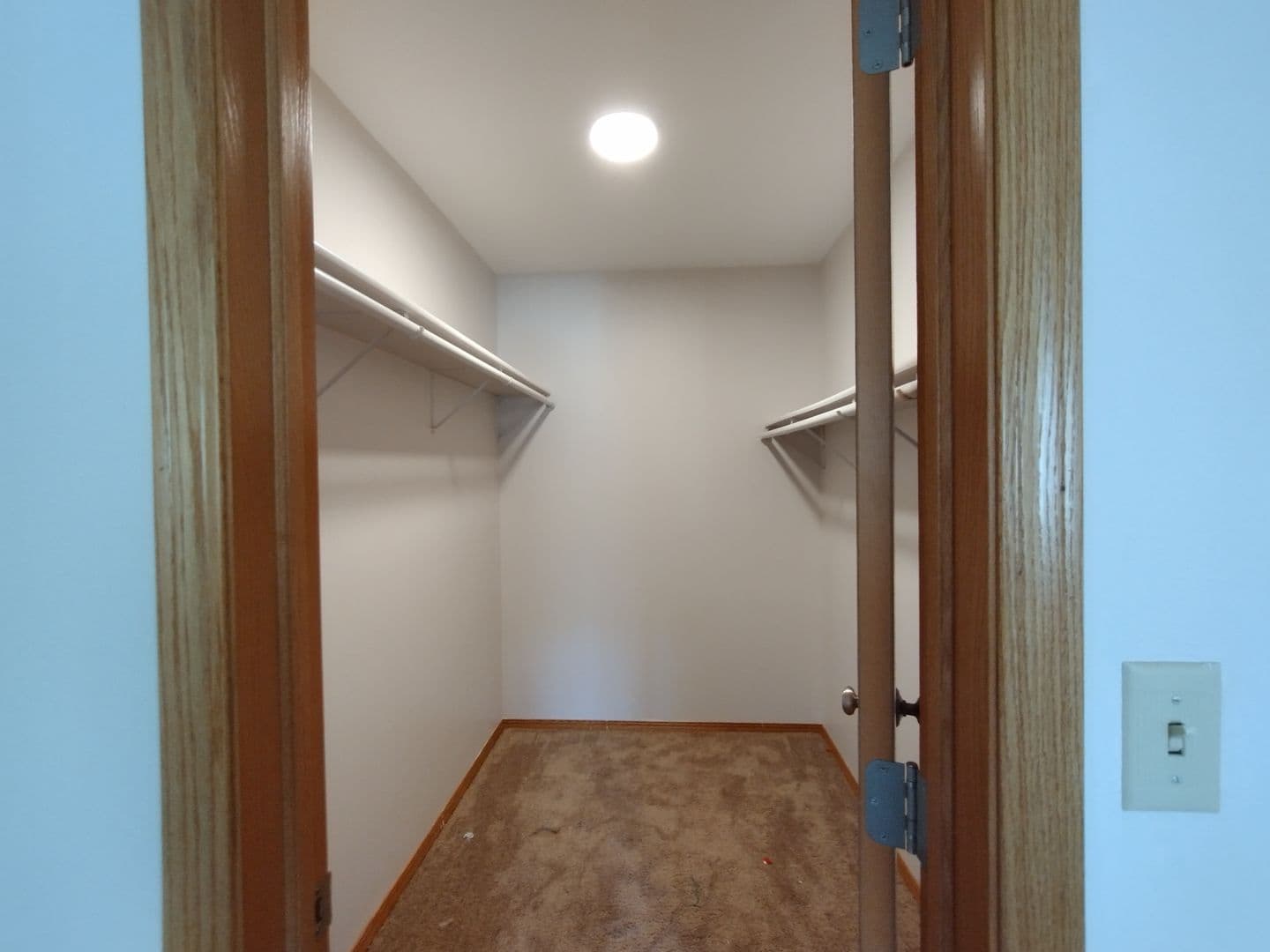 Menasha Apartment: 992 Third Street