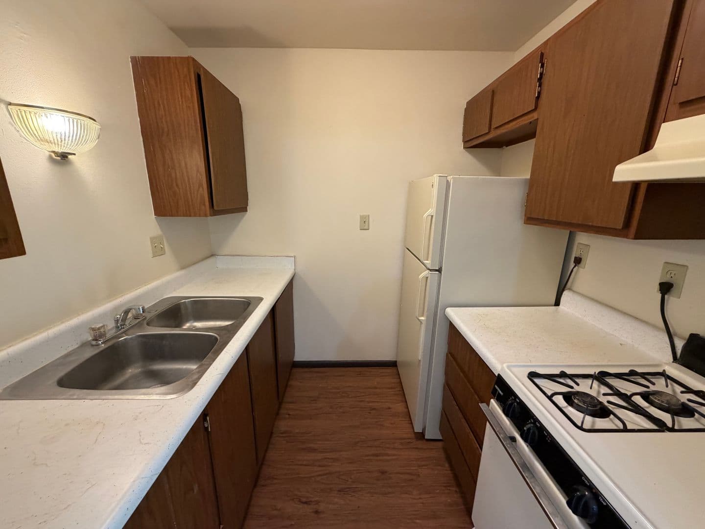 Green Bay Apartment: 111 S Platten St