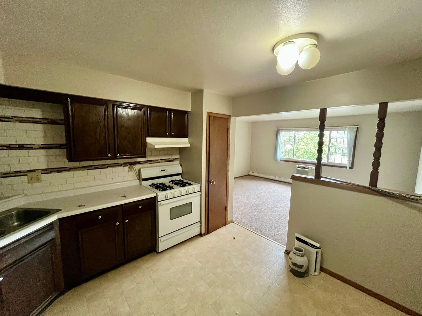 Germantown Apartment: W155N11352 Sylvan Circle