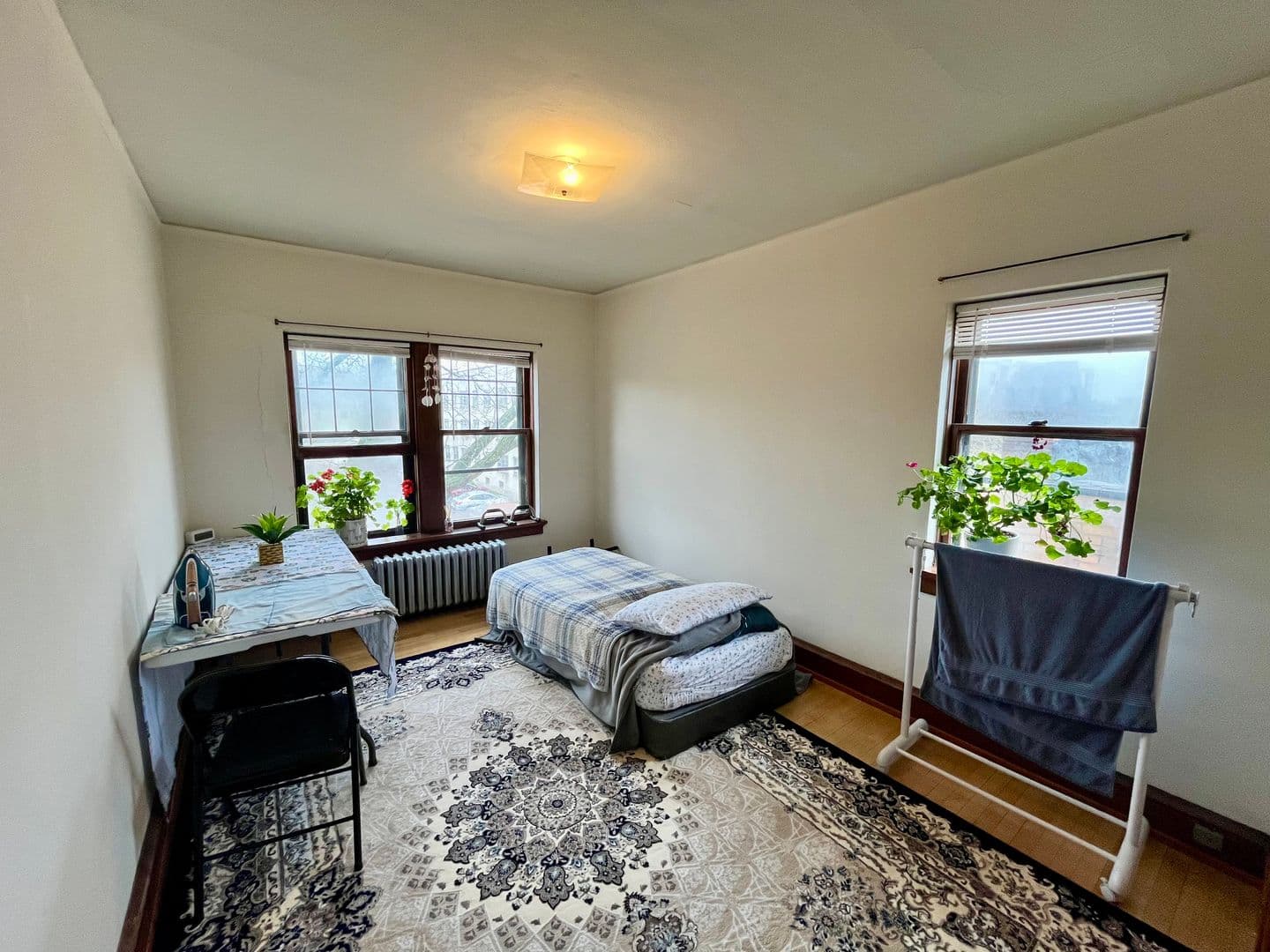 Shorewood Apartment: 4455 N Oakland Ave