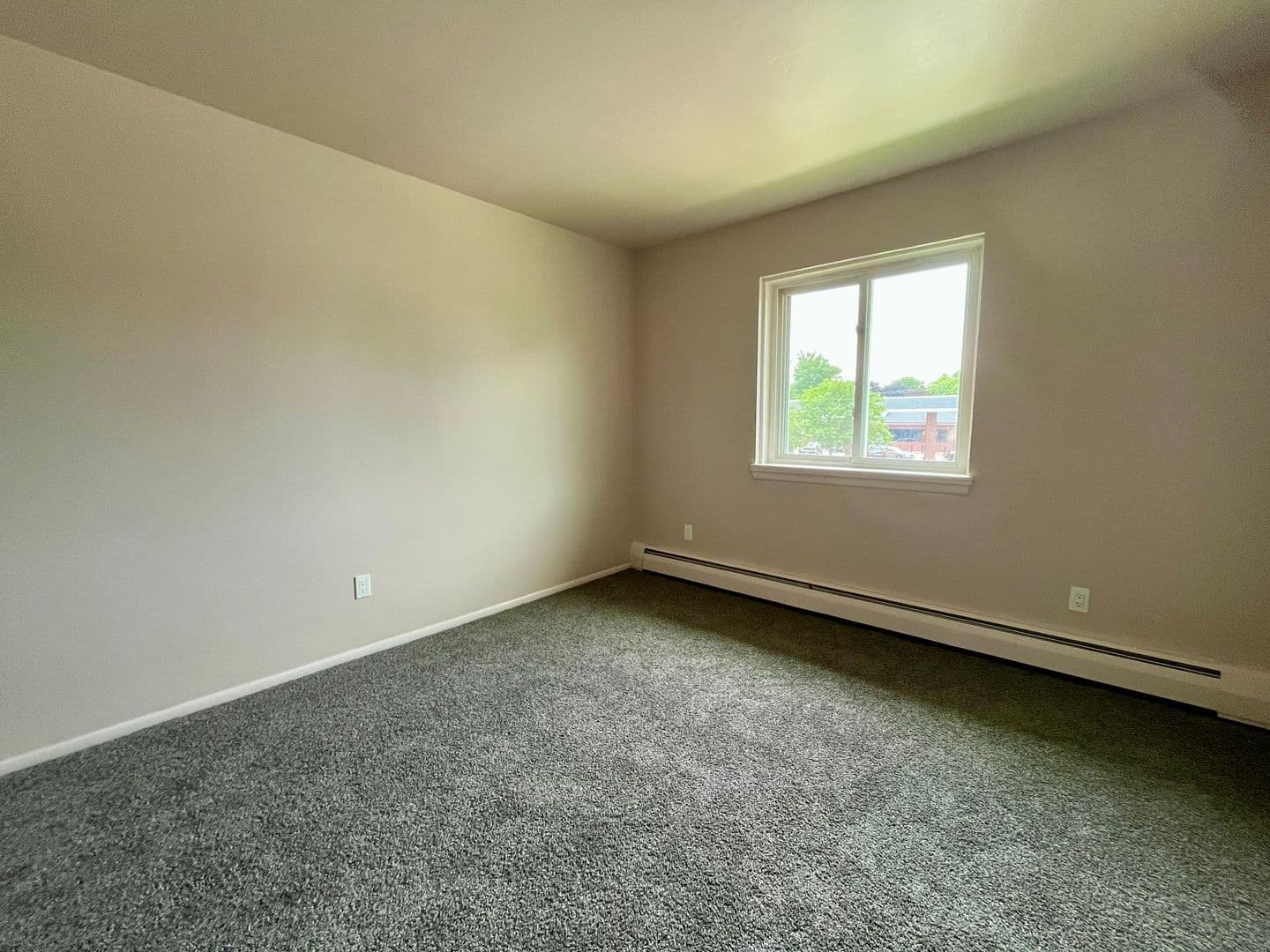 Milwaukee Apartment: 4246 S 60th St