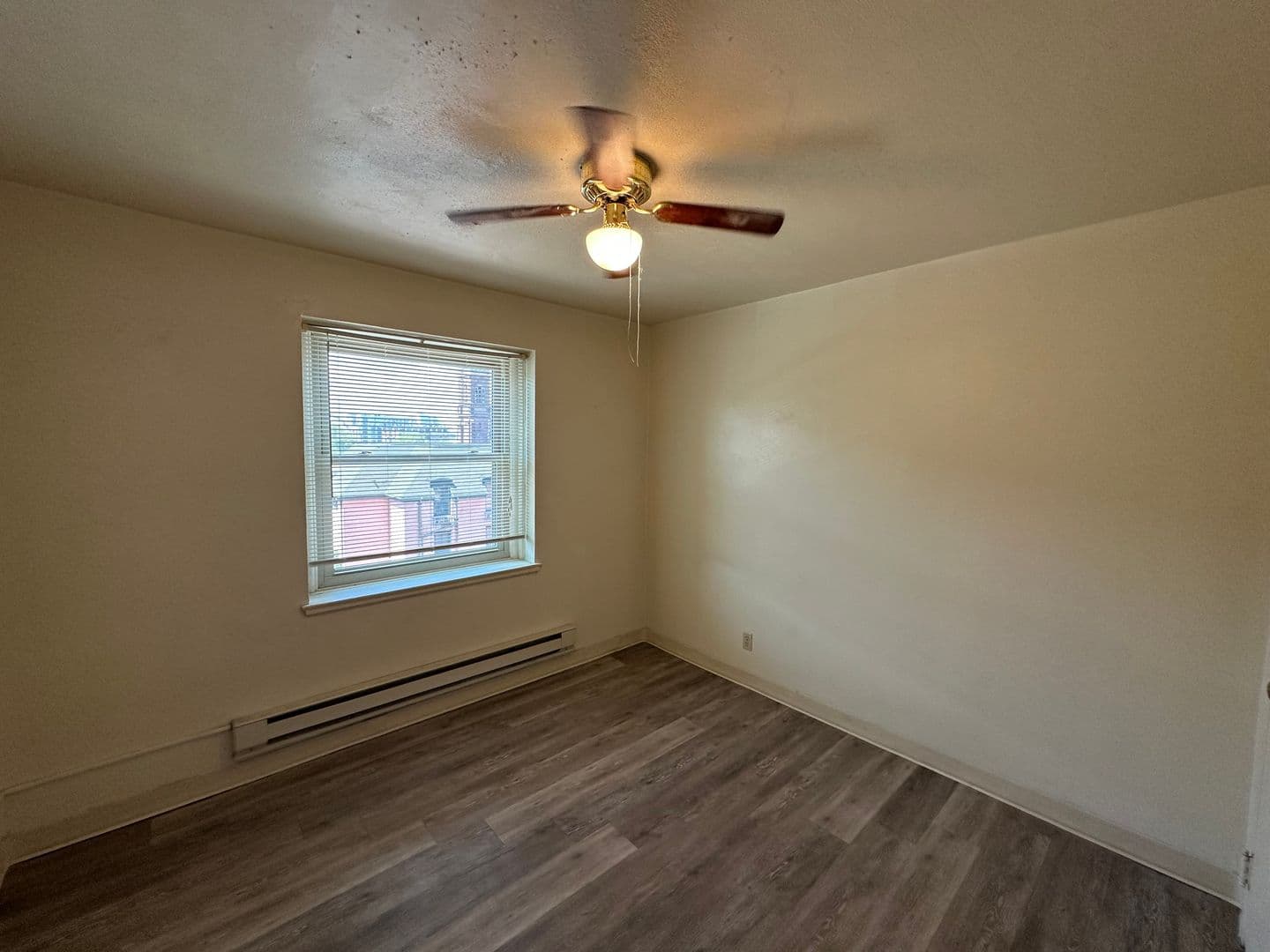 Milwaukee Apartment: 1029 E Knapp St