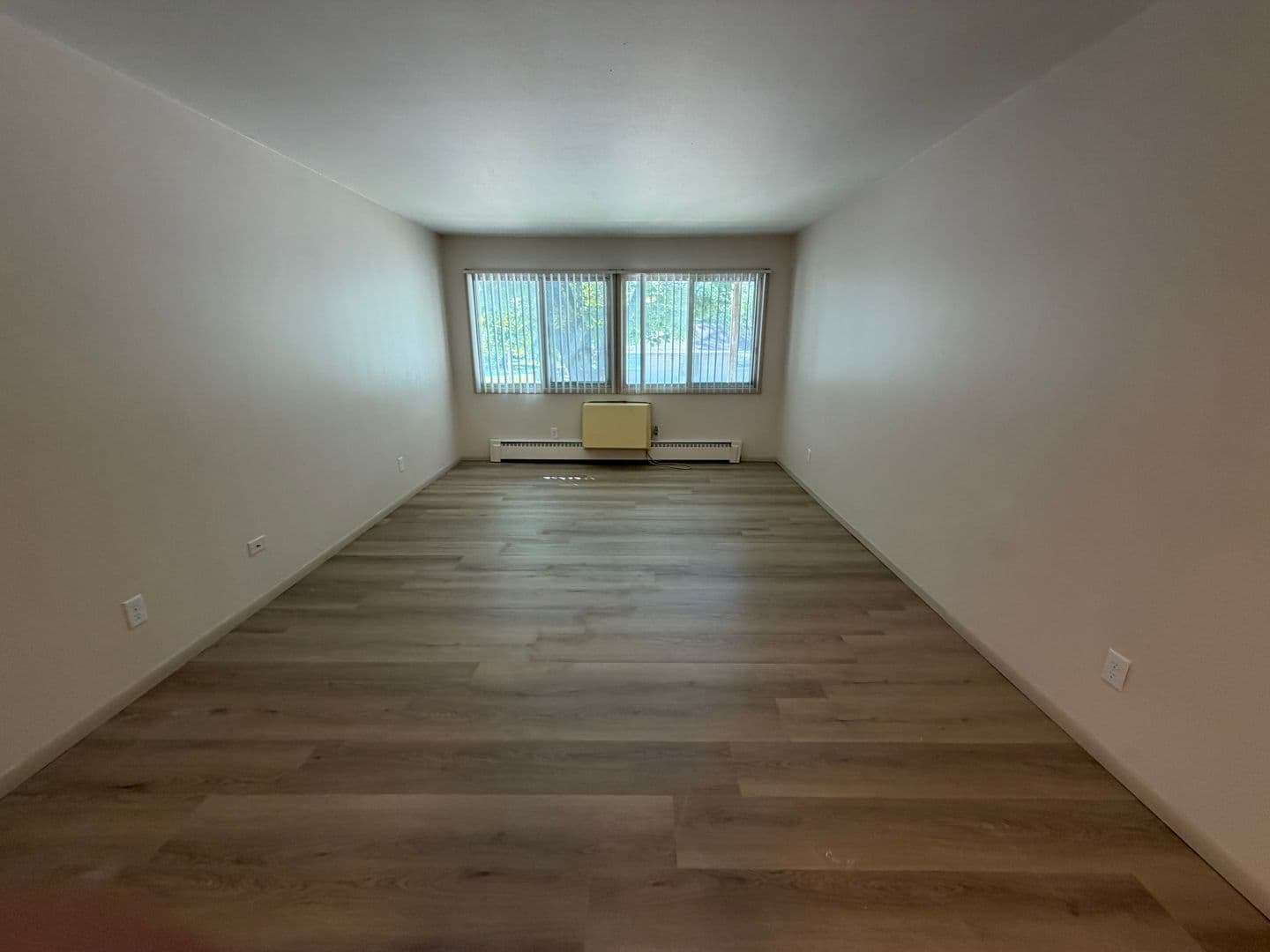 Green Bay Apartment: 1686 Shawano Ave