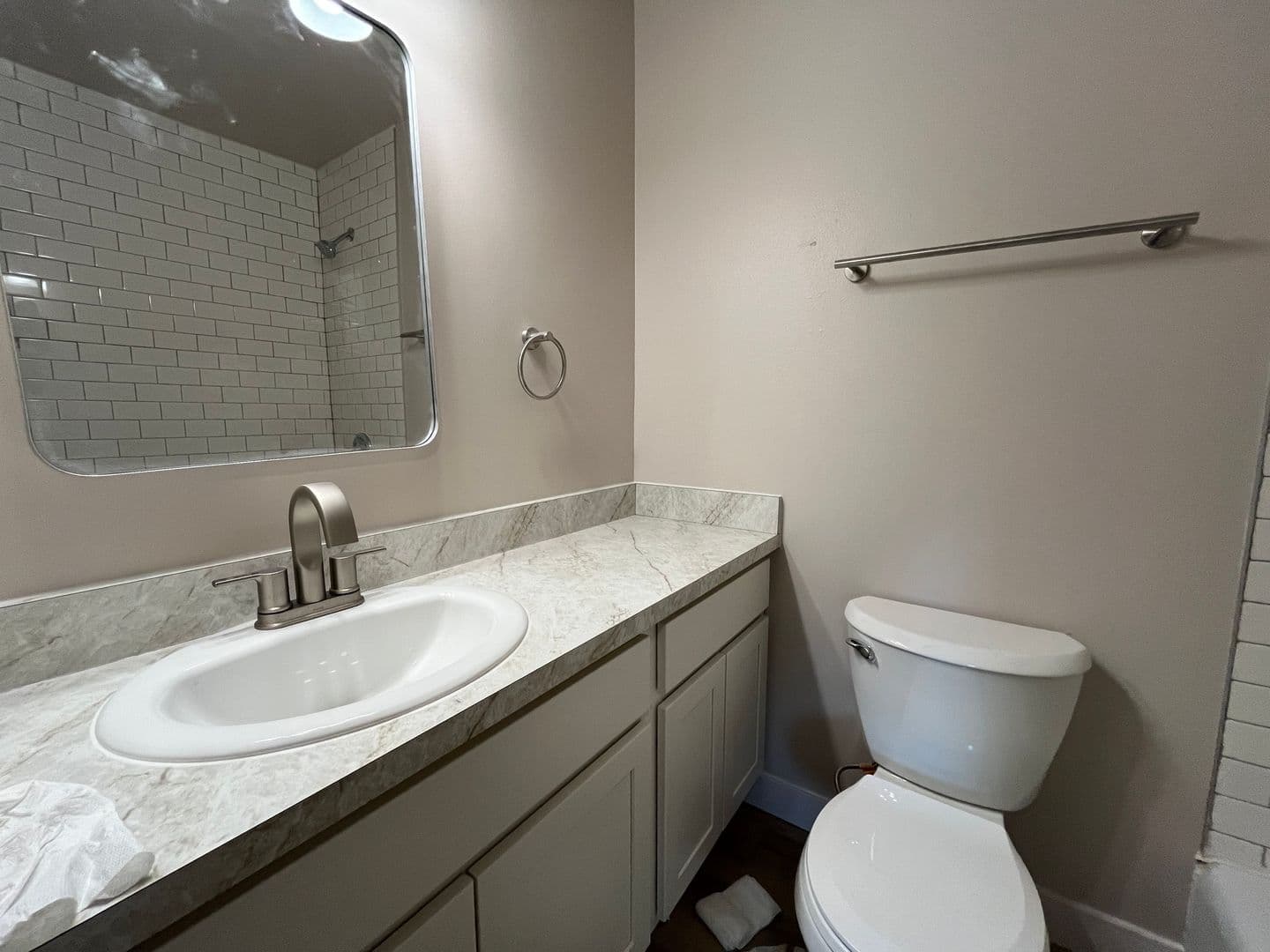 Milwaukee Apartment: 4246 S 60th St