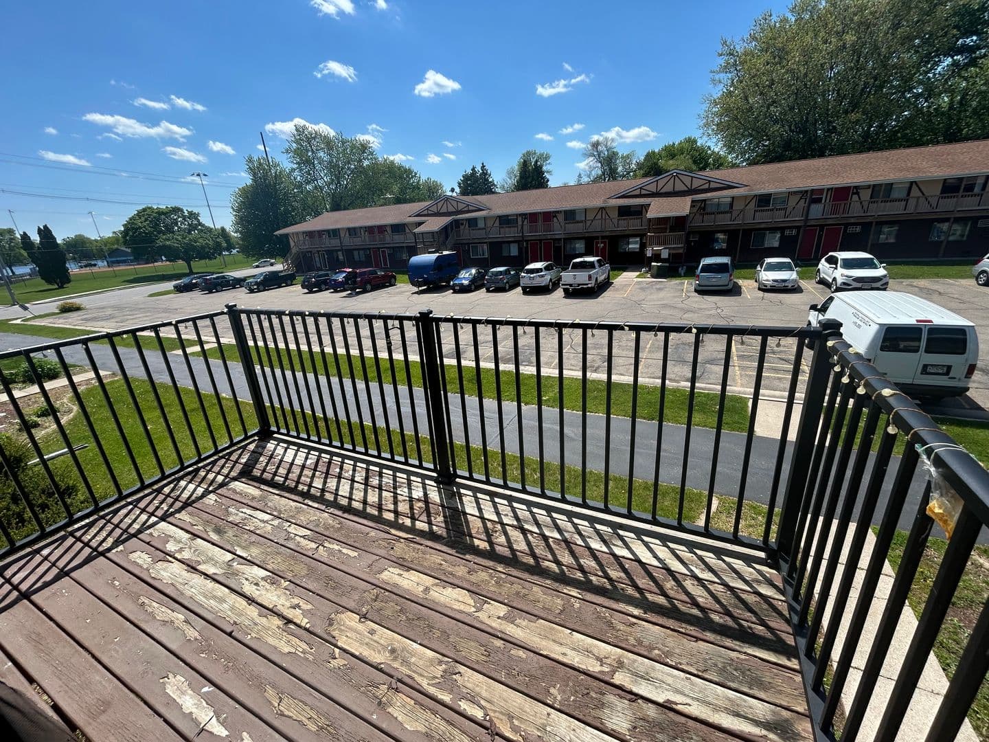 Menasha Apartment: 992 Third Street