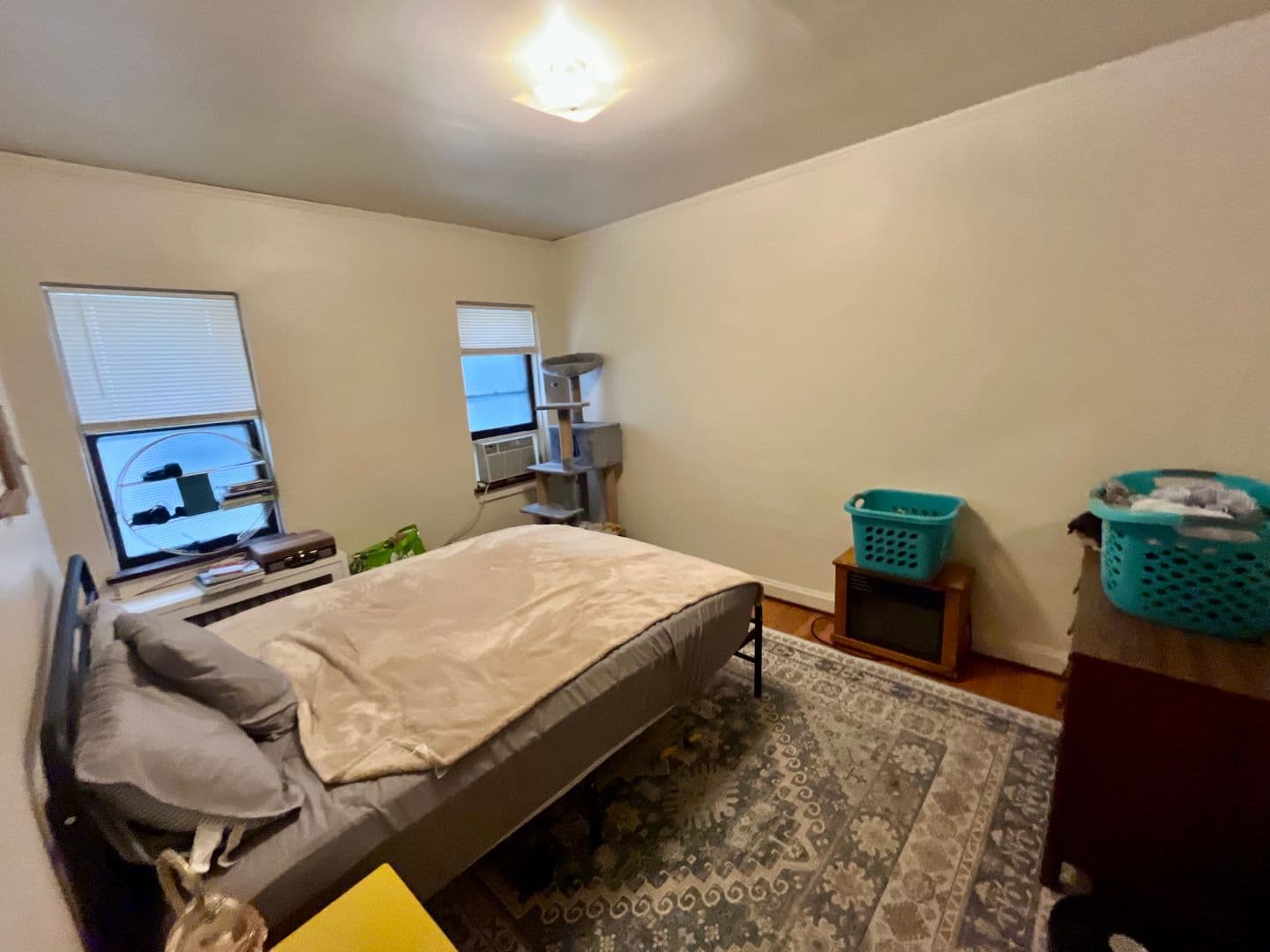 Shorewood Apartment: 4474 N Oakland Ave