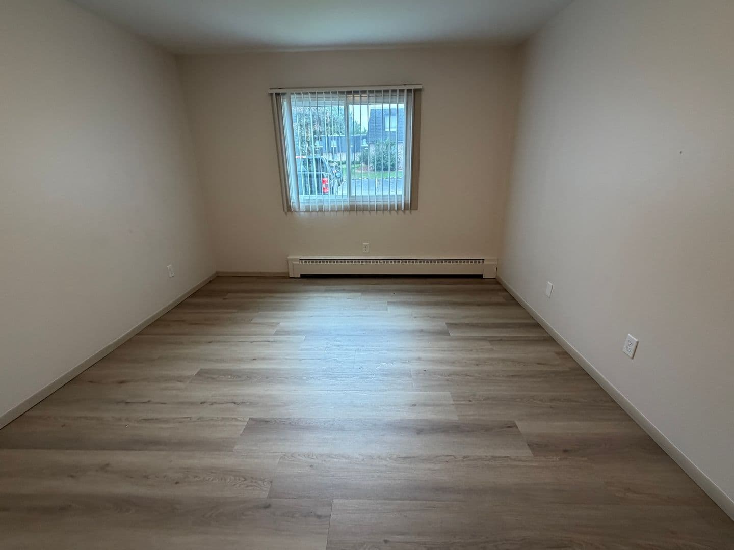 Green Bay Apartment: 1680 Shawano Ave