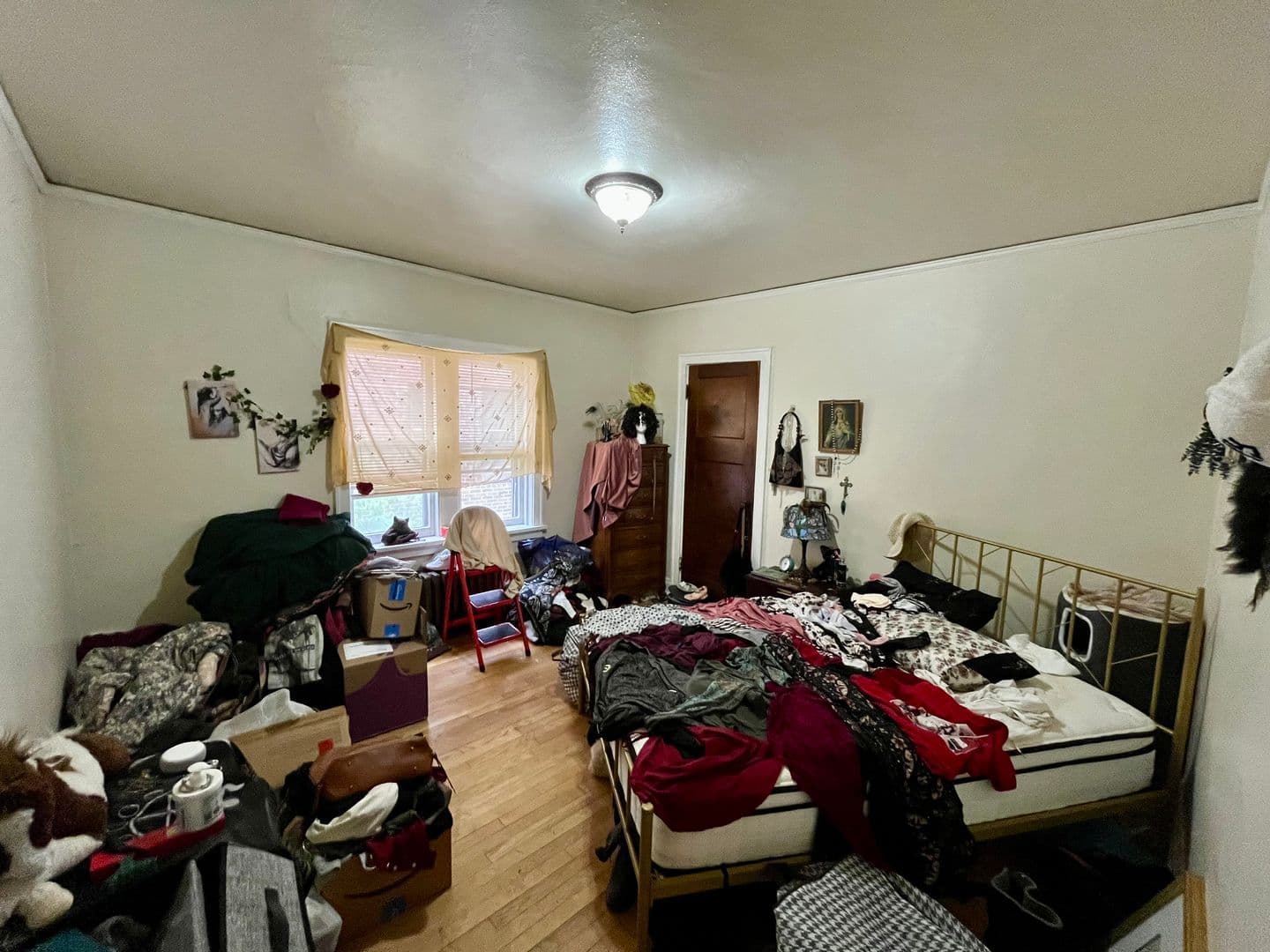 Shorewood Apartment: 4422 N Oakland Ave