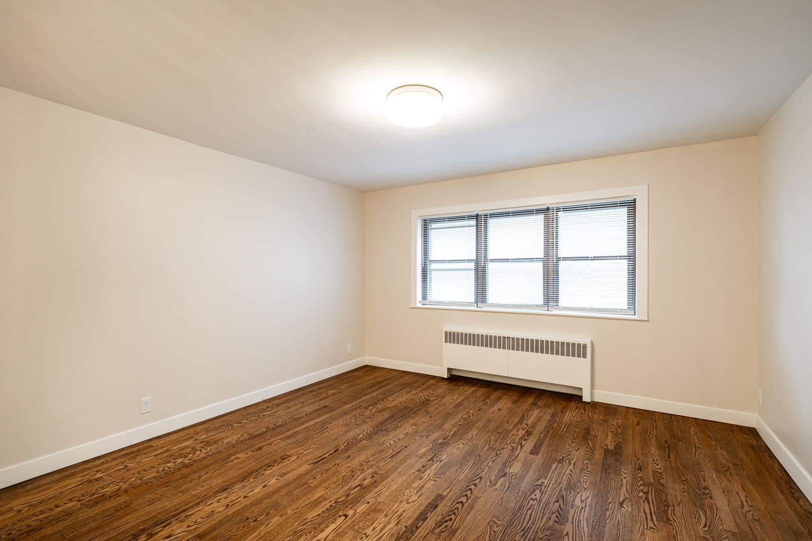 Milwaukee Apartment: 2600 E Kenwood Blvd