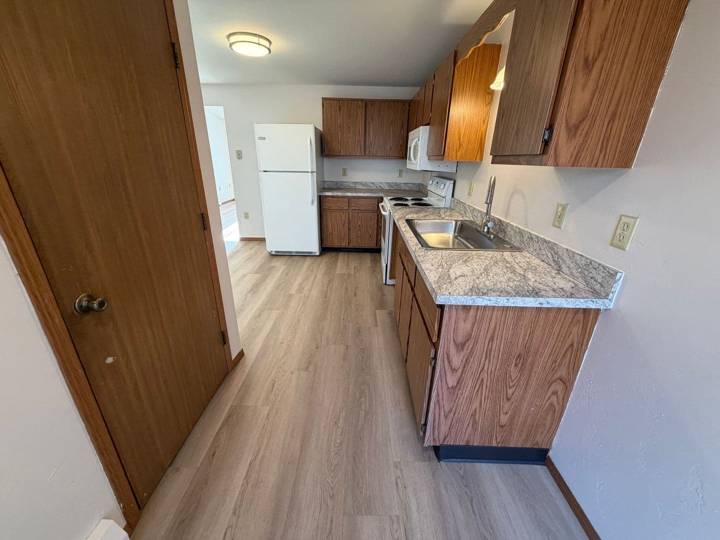 Green Bay Apartment: 2717 Humboldt Rd