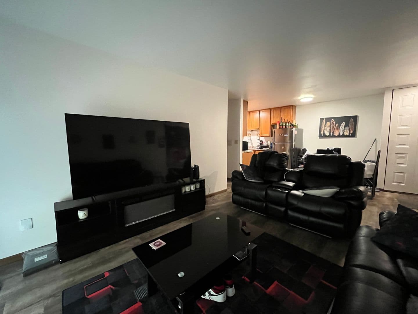 Milwaukee Apartment: 427 S. Hawley Rd.