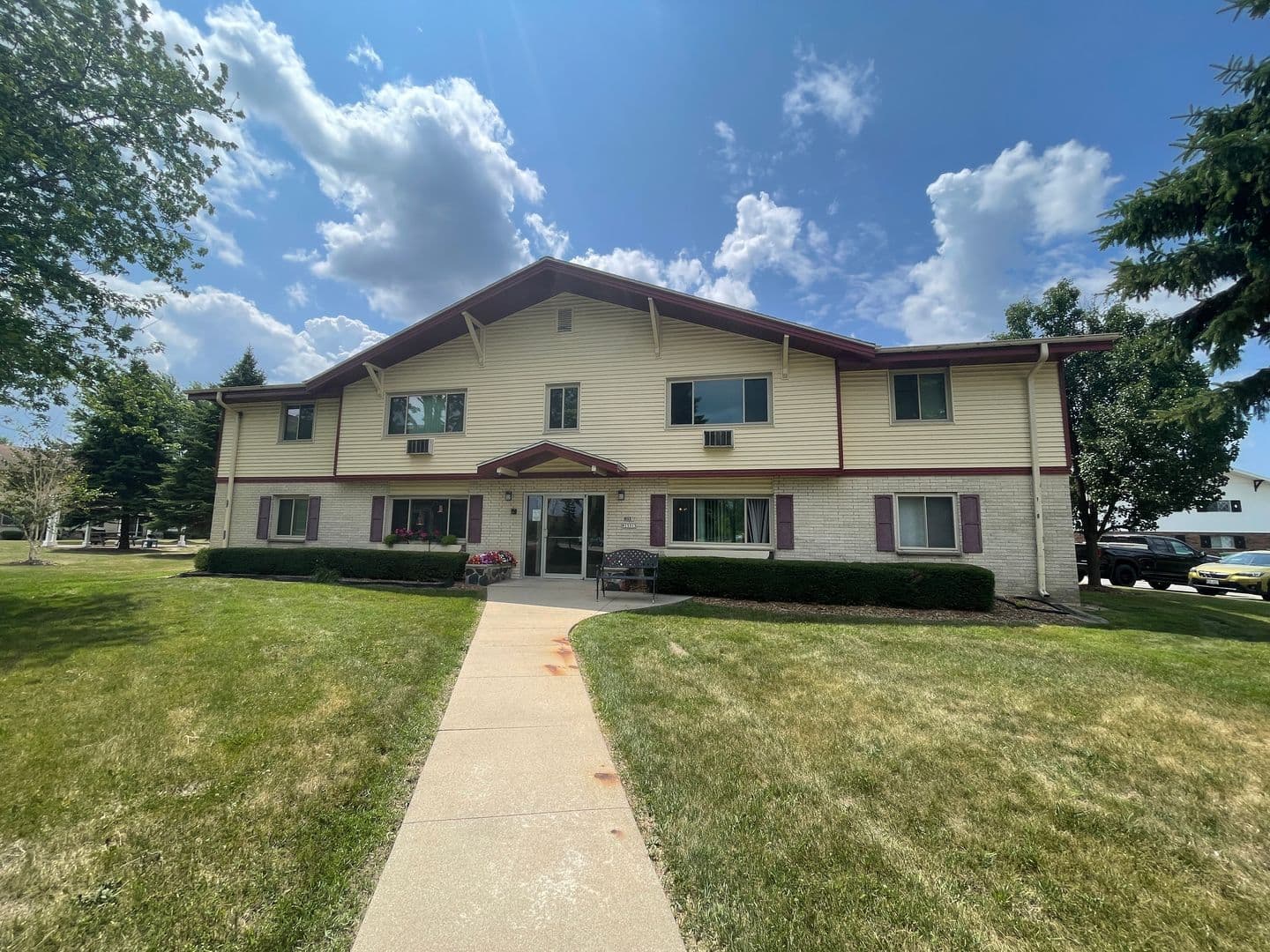 Germantown Apartment: N113 W15479 Francese Dr.