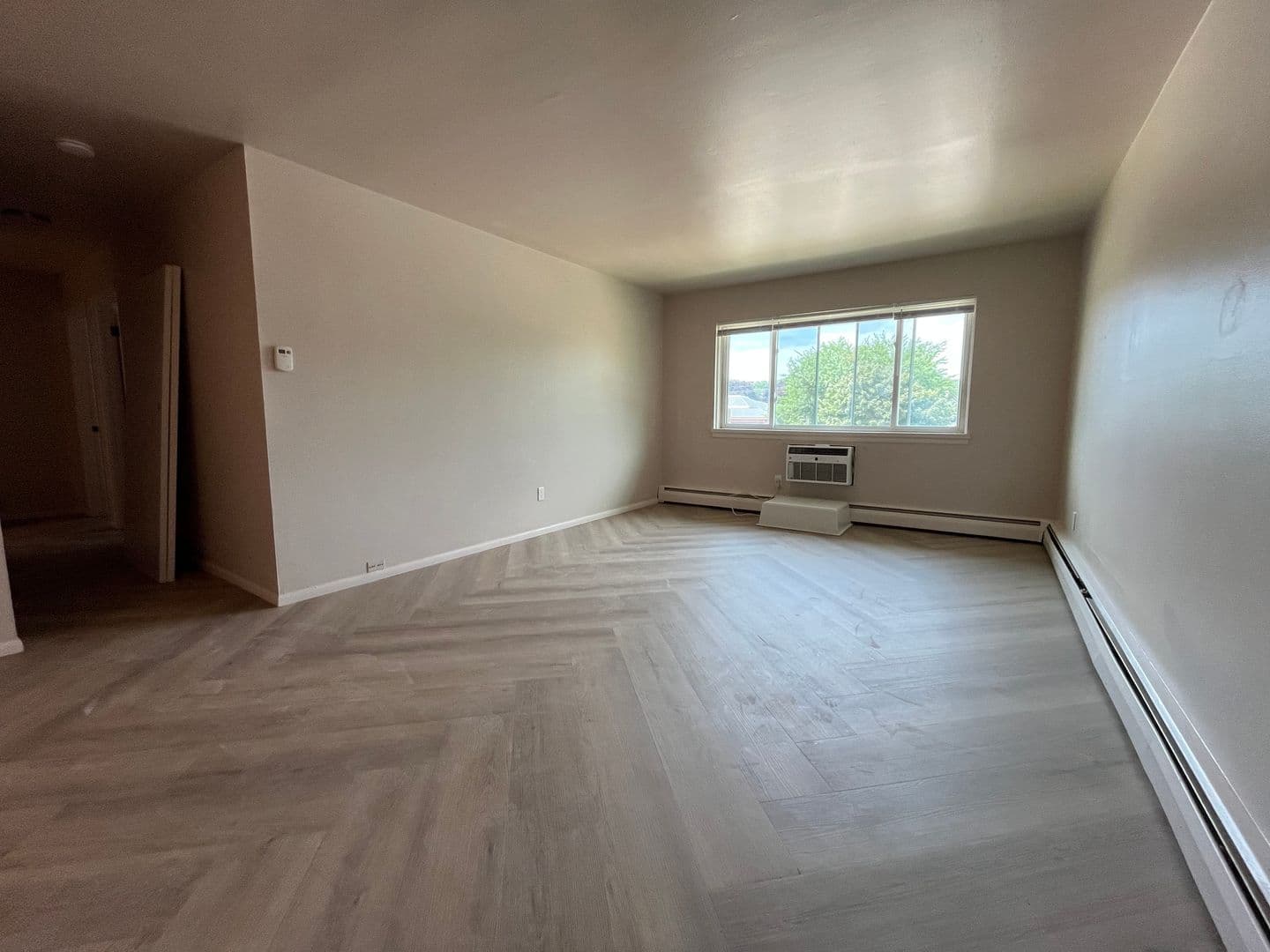 Milwaukee Apartment: 4246 S 60th St
