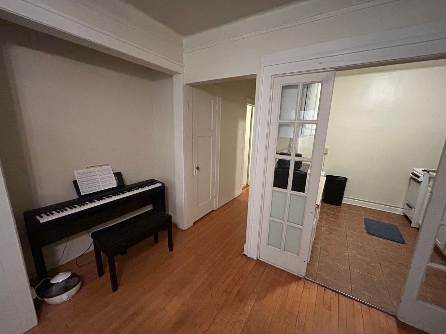 Milwaukee Apartment: 903 E Kilbourn Ave