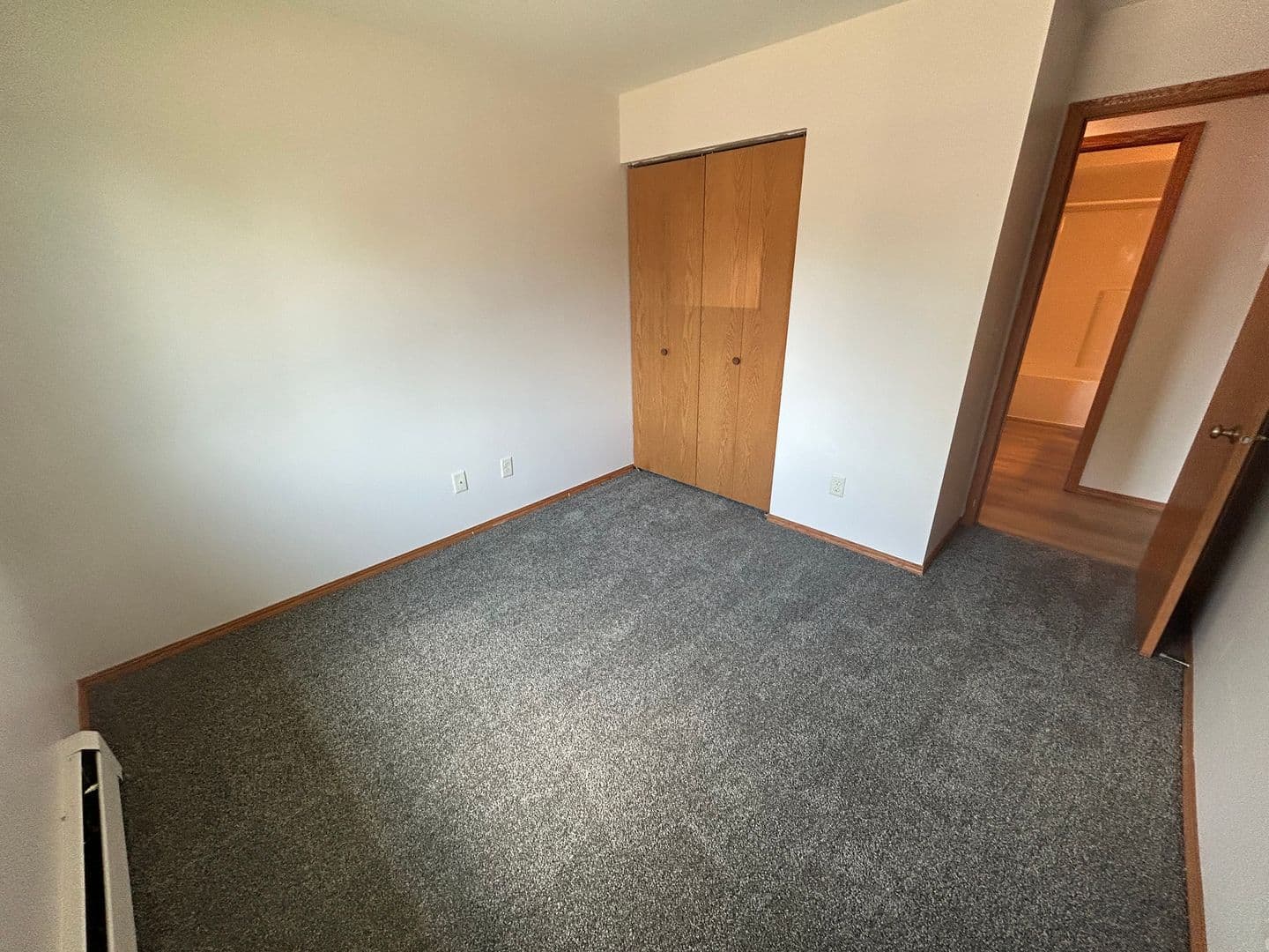 Menasha Apartment: 992 Third Street