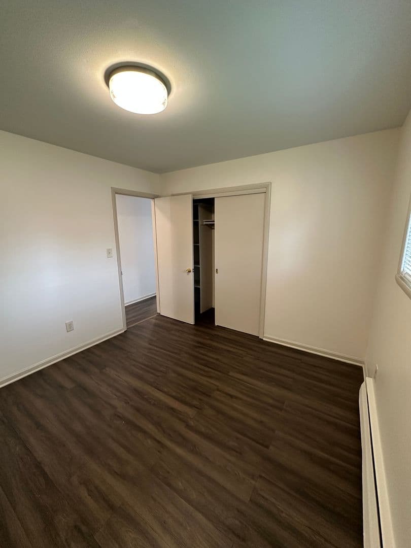 Milwaukee Apartment: 1422 S 7th St