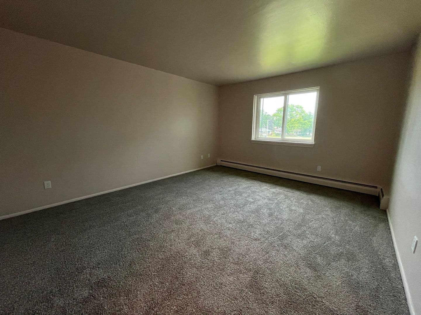 Milwaukee Apartment: 4246 S 60th St