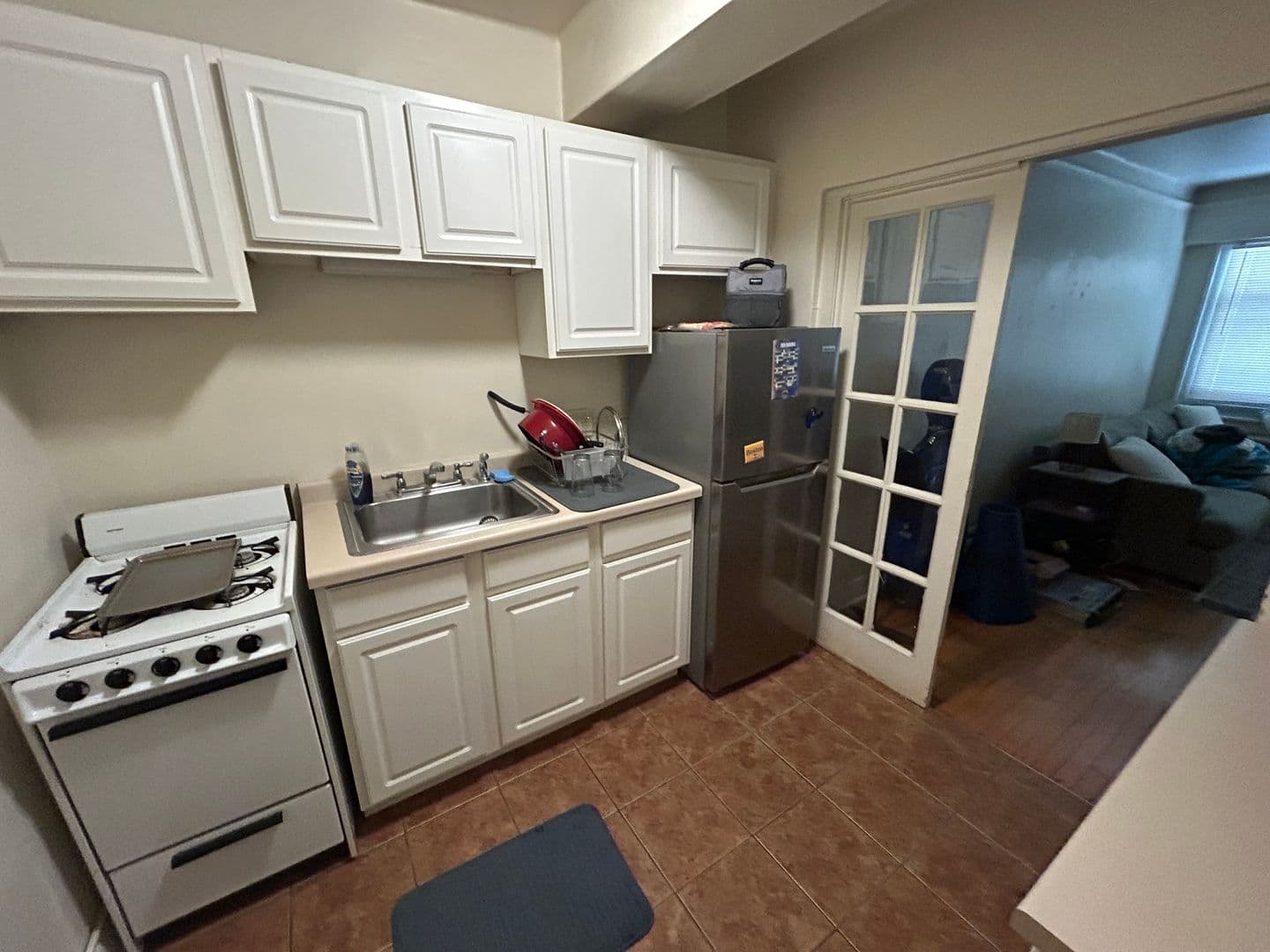 Milwaukee Apartment: 903 E Kilbourn Ave