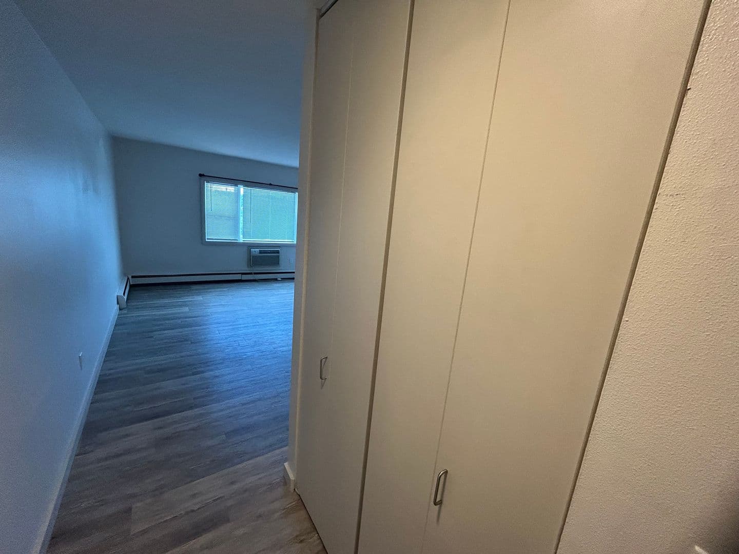 Milwaukee Apartment: 2867 S. Kinnickinnic Ave.