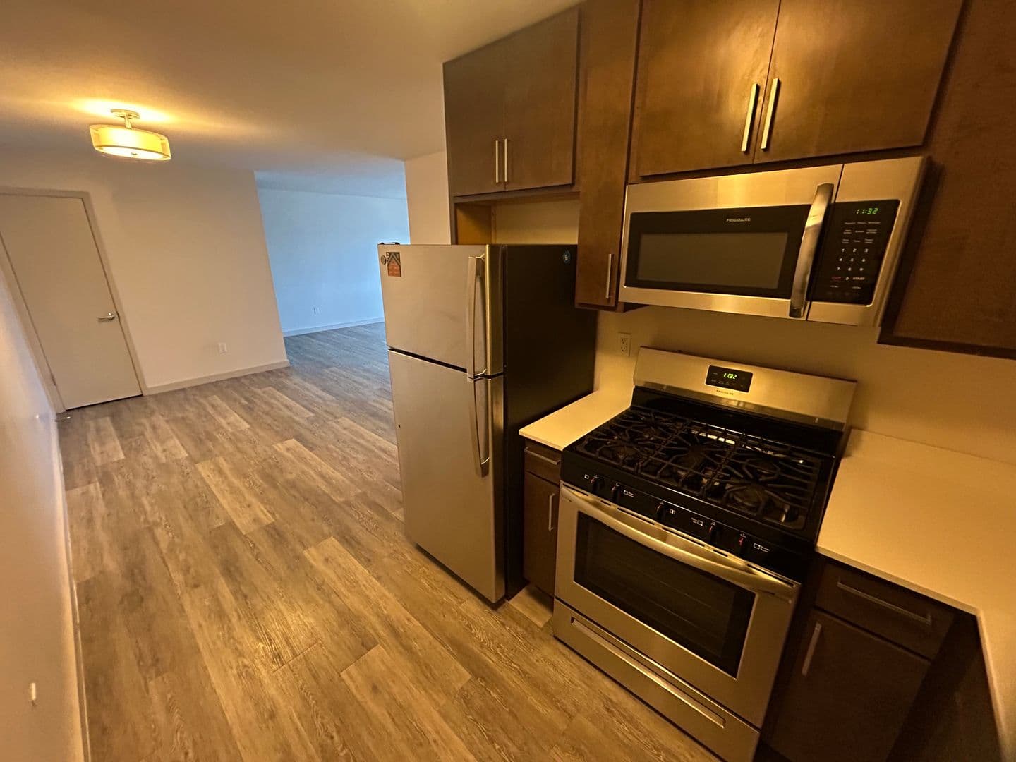 Milwaukee Apartment: 2867 S. Kinnickinnic Ave.