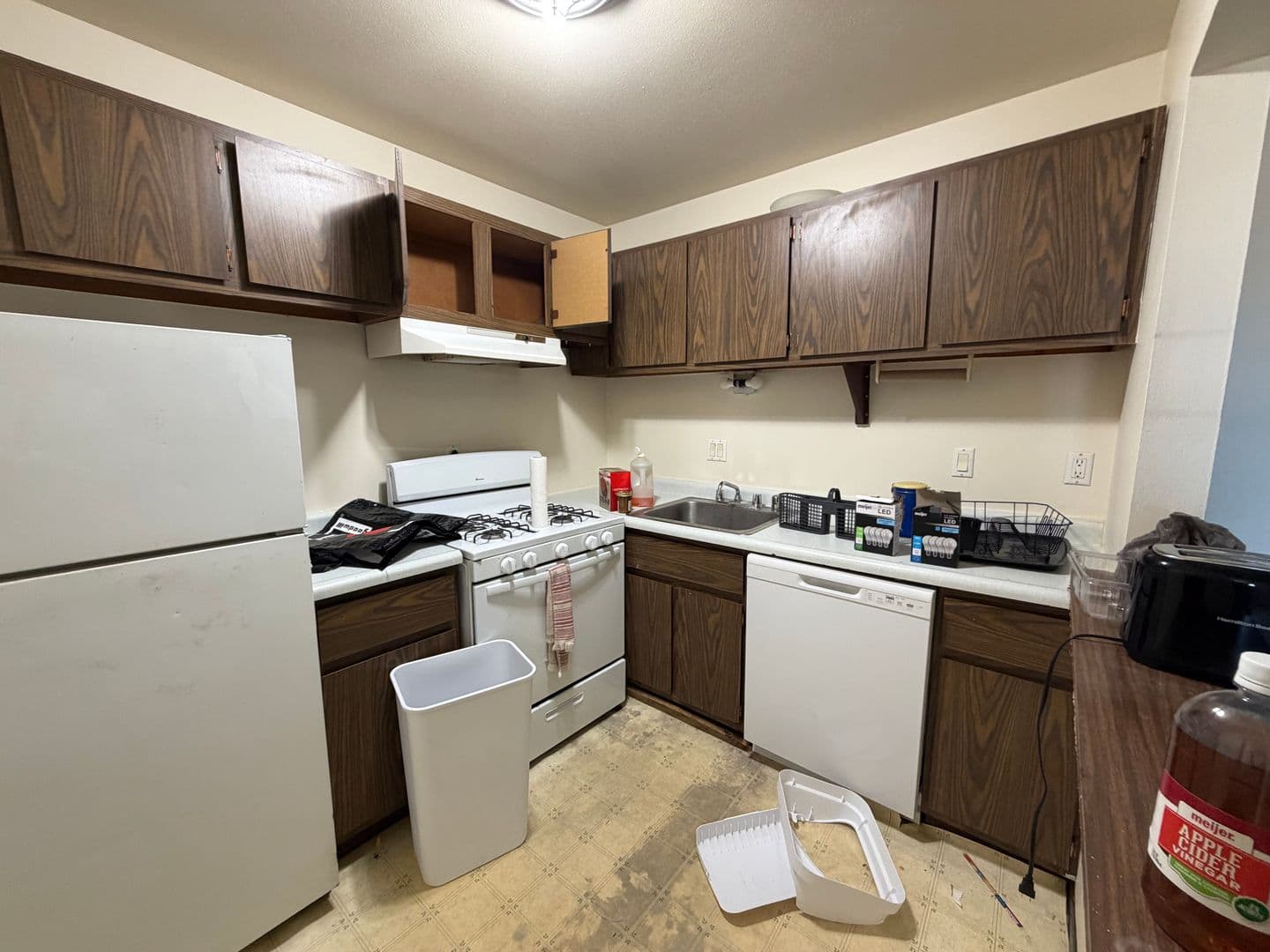 Green Bay Apartment: 1674 Shawano Ave