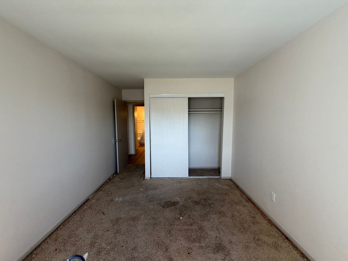 Green Bay Apartment: 1688 Shawano Ave