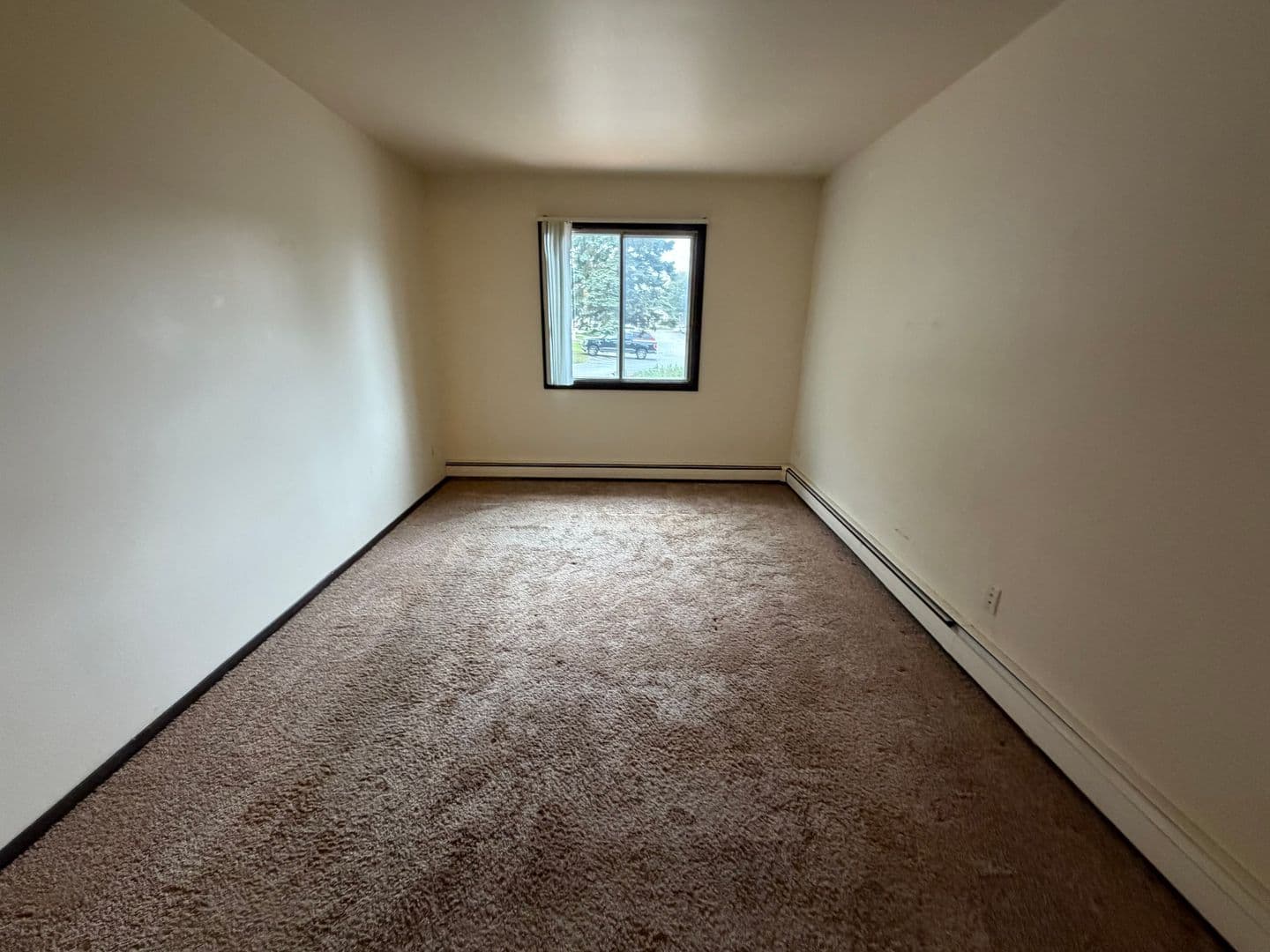 Green Bay Apartment: 1668 Shawano Ave