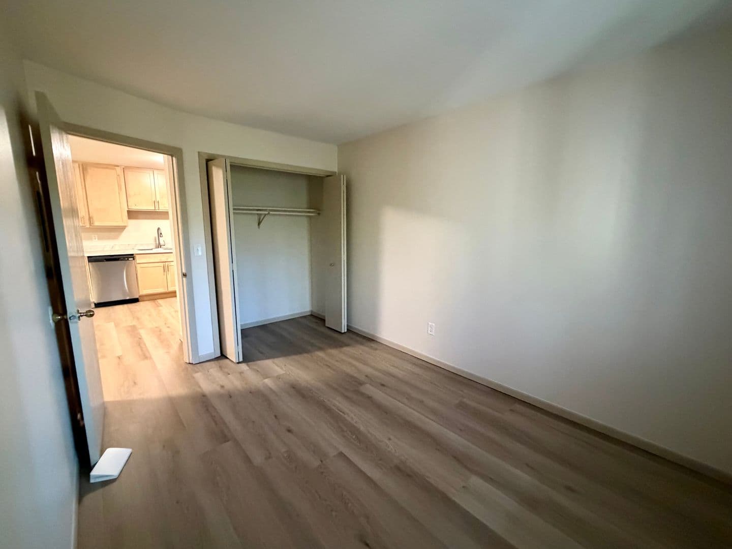 Appleton Apartment: 40 Bluemound Ct
