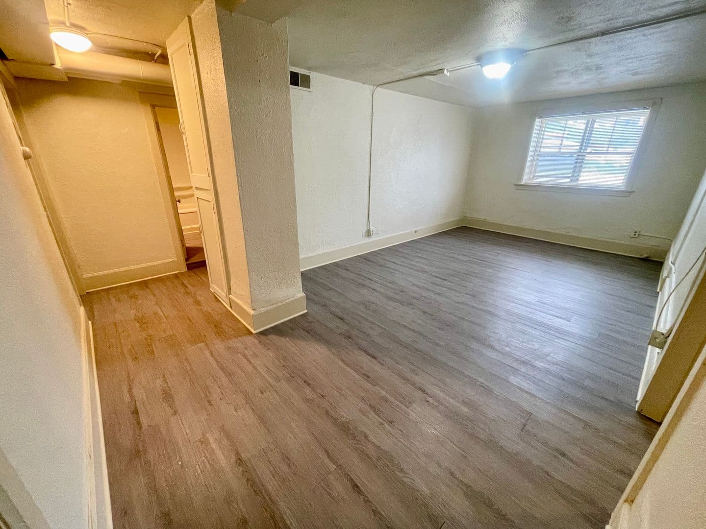 Milwaukee Apartment: 2320 E Belleview Pl.