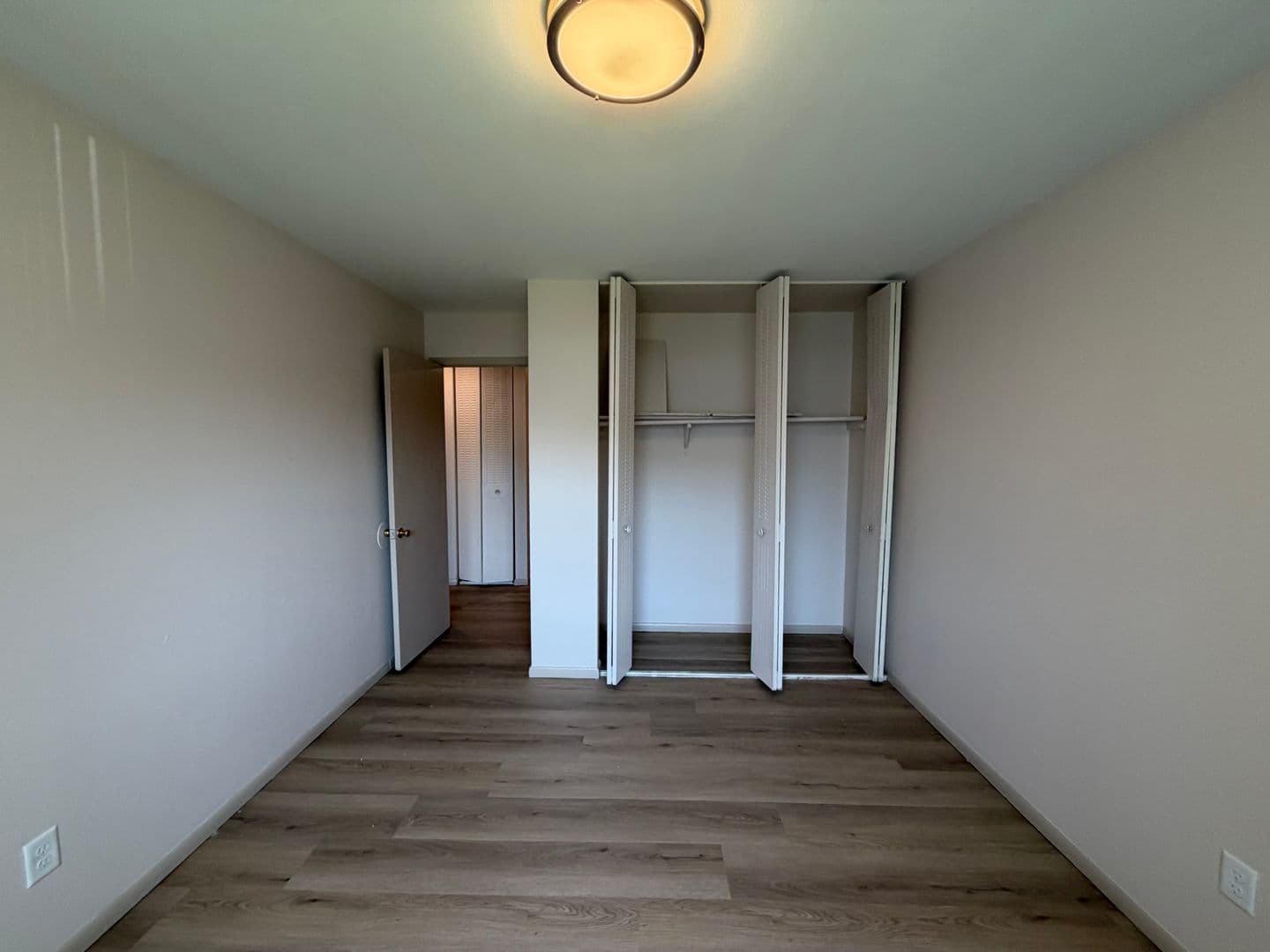 Green Bay Apartment: 1680 Shawano Ave