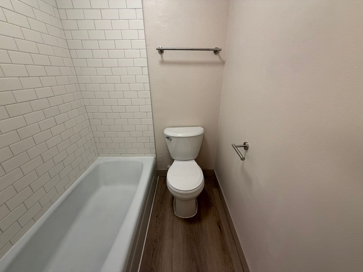 Green Bay Apartment: 1668 Shawano Ave