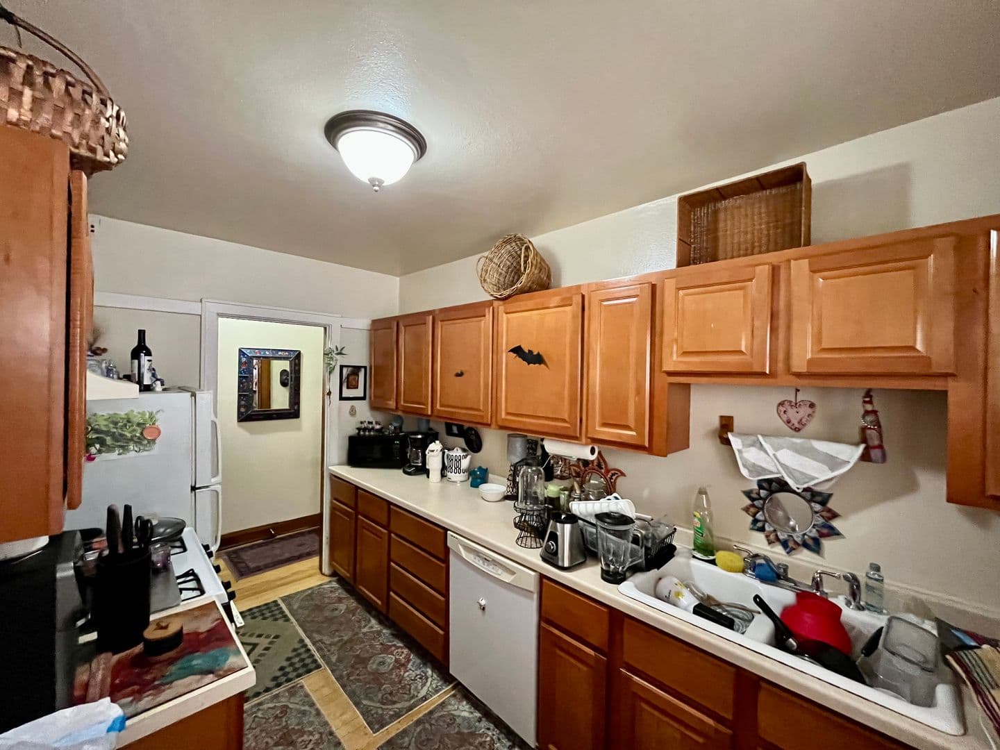 Shorewood Apartment: 4422 N Oakland Ave