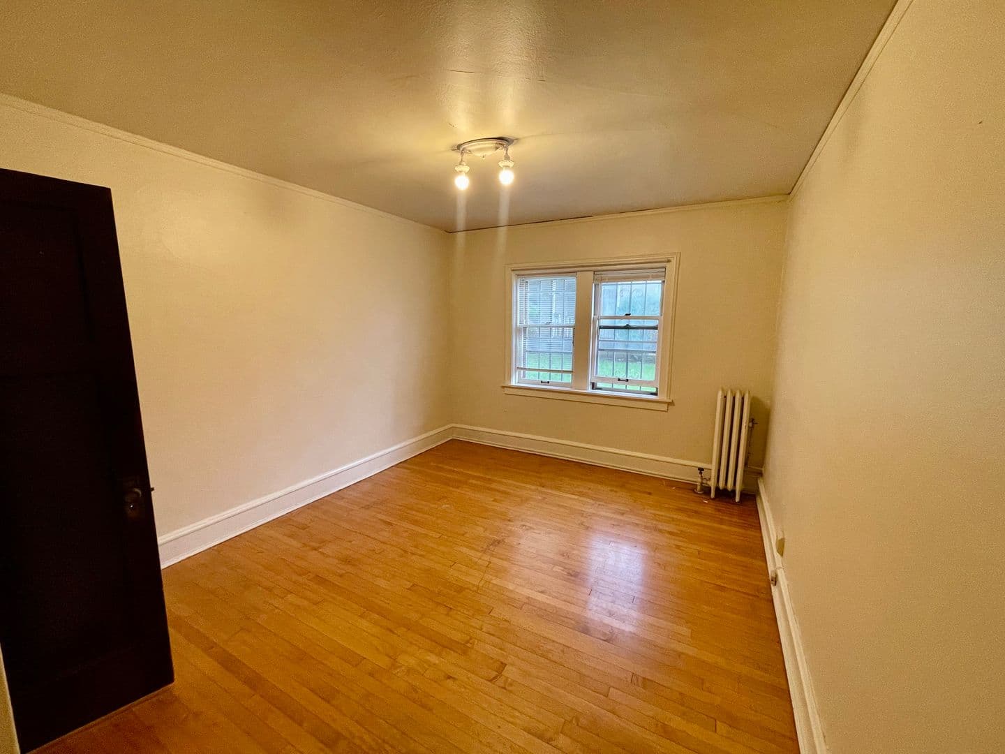 Milwaukee Apartment: 2011 E Park Place