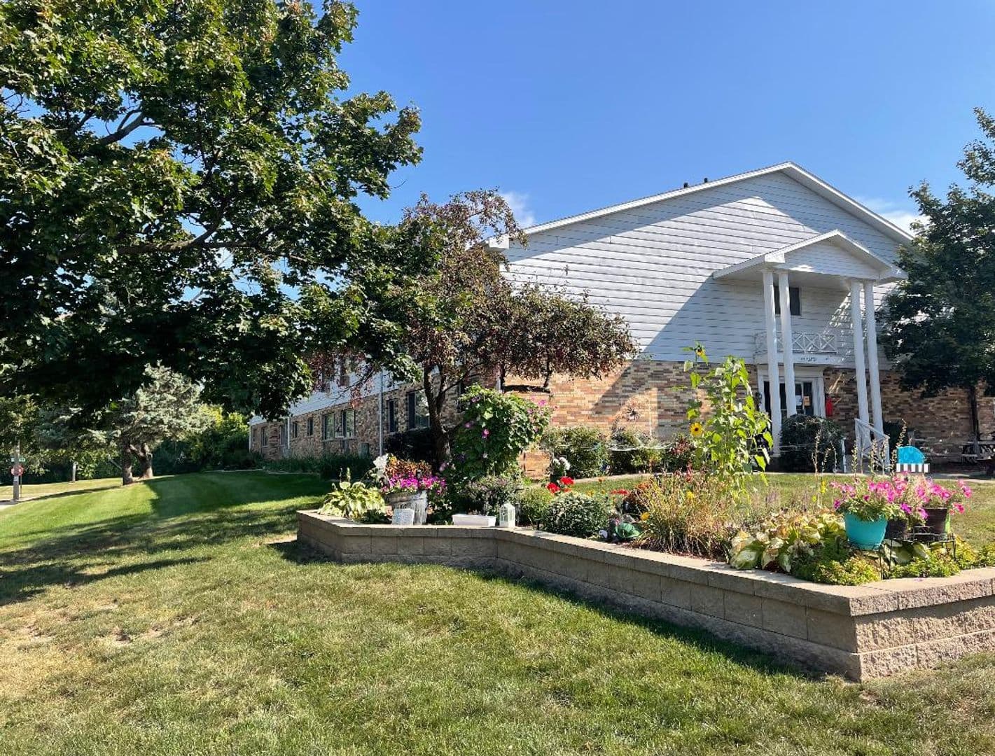 Green Bay Apartment: 125 S Platten St