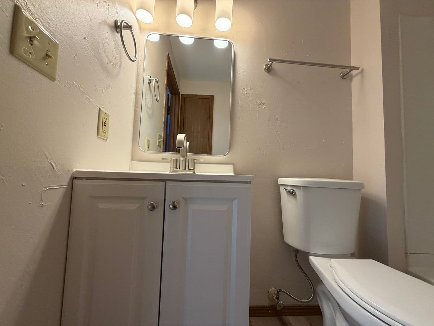 Green Bay Apartment: 2709 Humboldt Rd