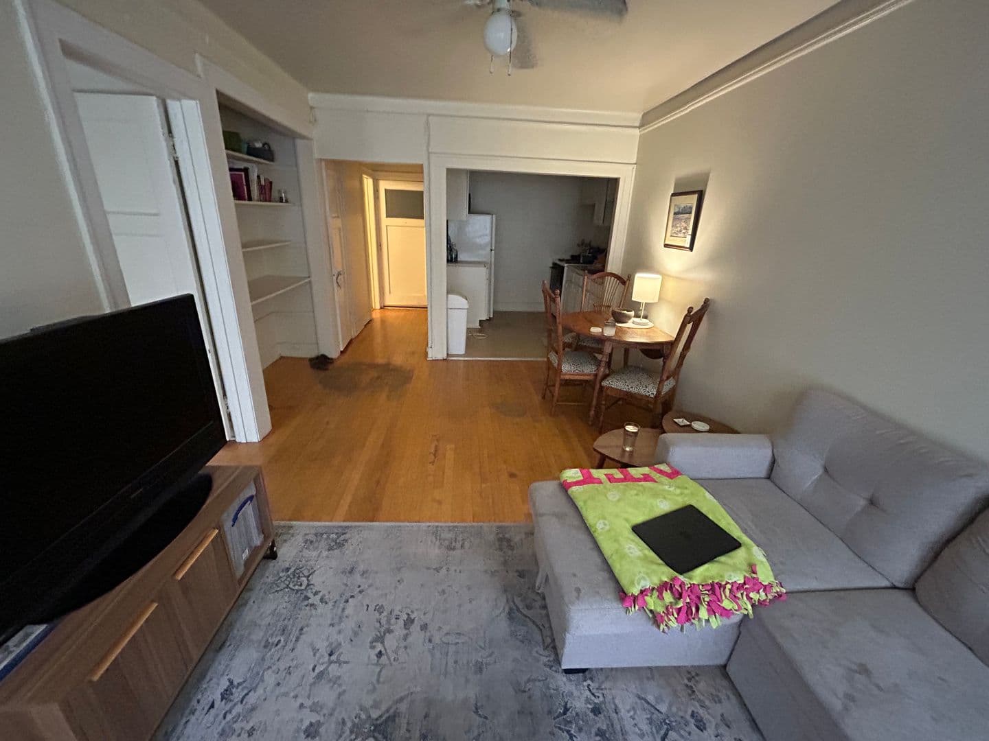 Milwaukee Apartment: 903 E Kilbourn Ave