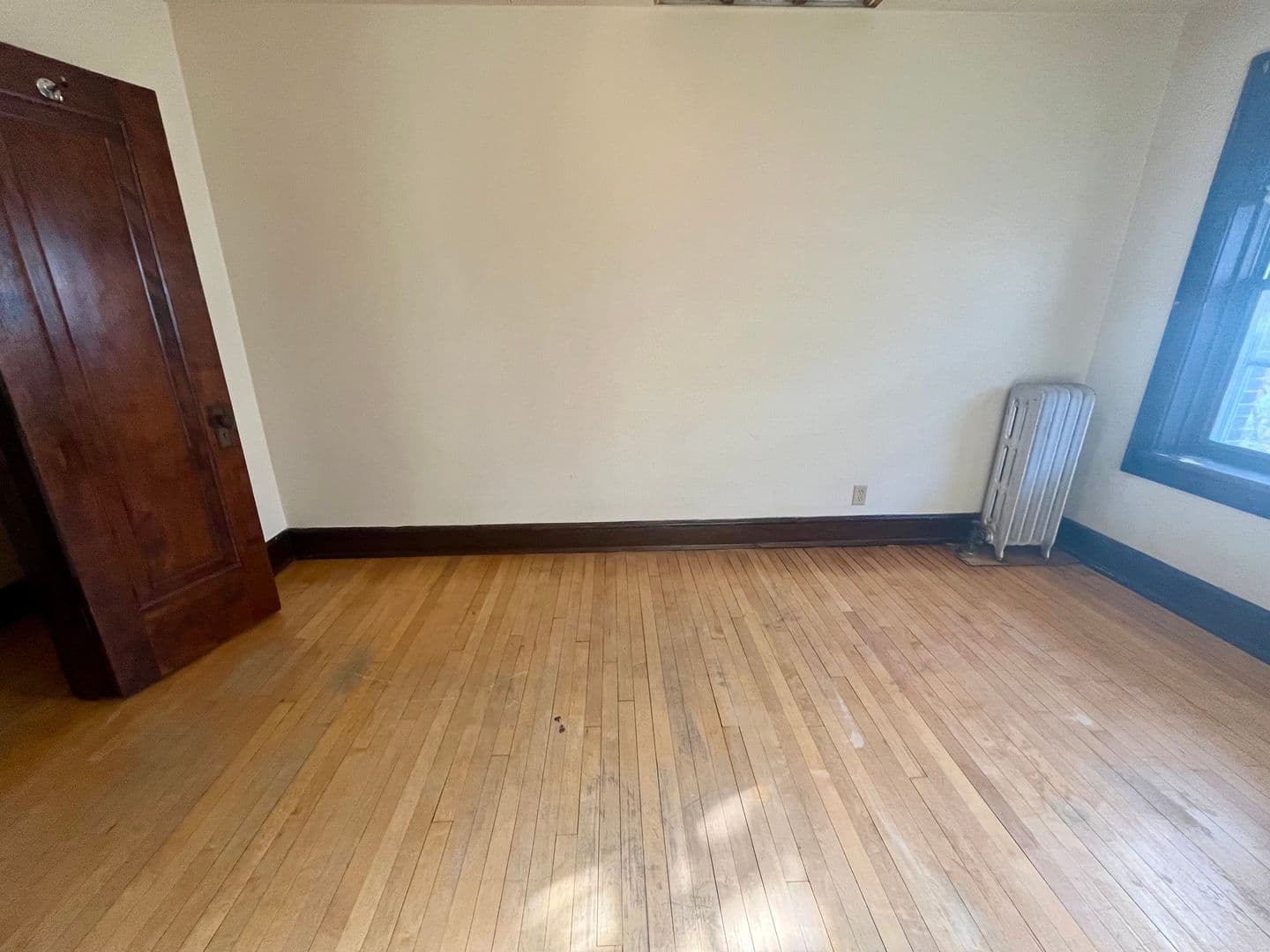 Milwaukee Apartment: 1827 E Park Pl