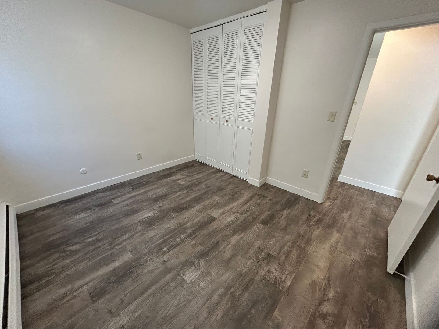 Milwaukee Apartment: 2555 N Farwell Ave