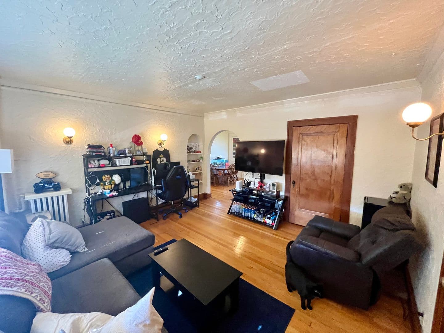 Shorewood Apartment: 1800-1808 E Olive St