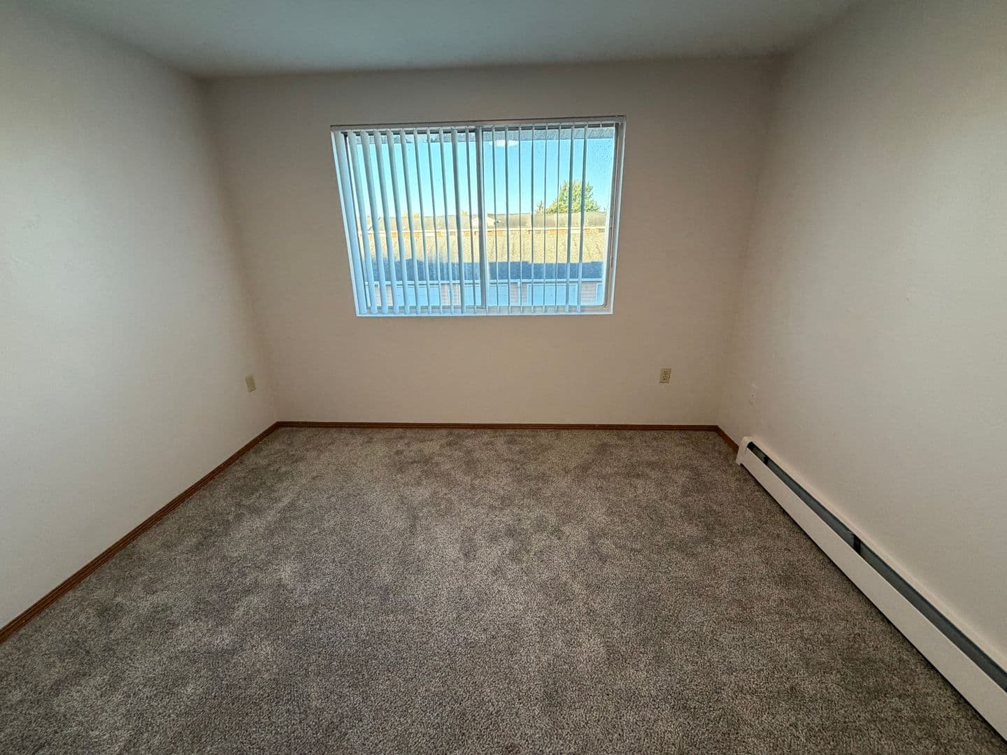 Green Bay Apartment: 2709 Humboldt Rd