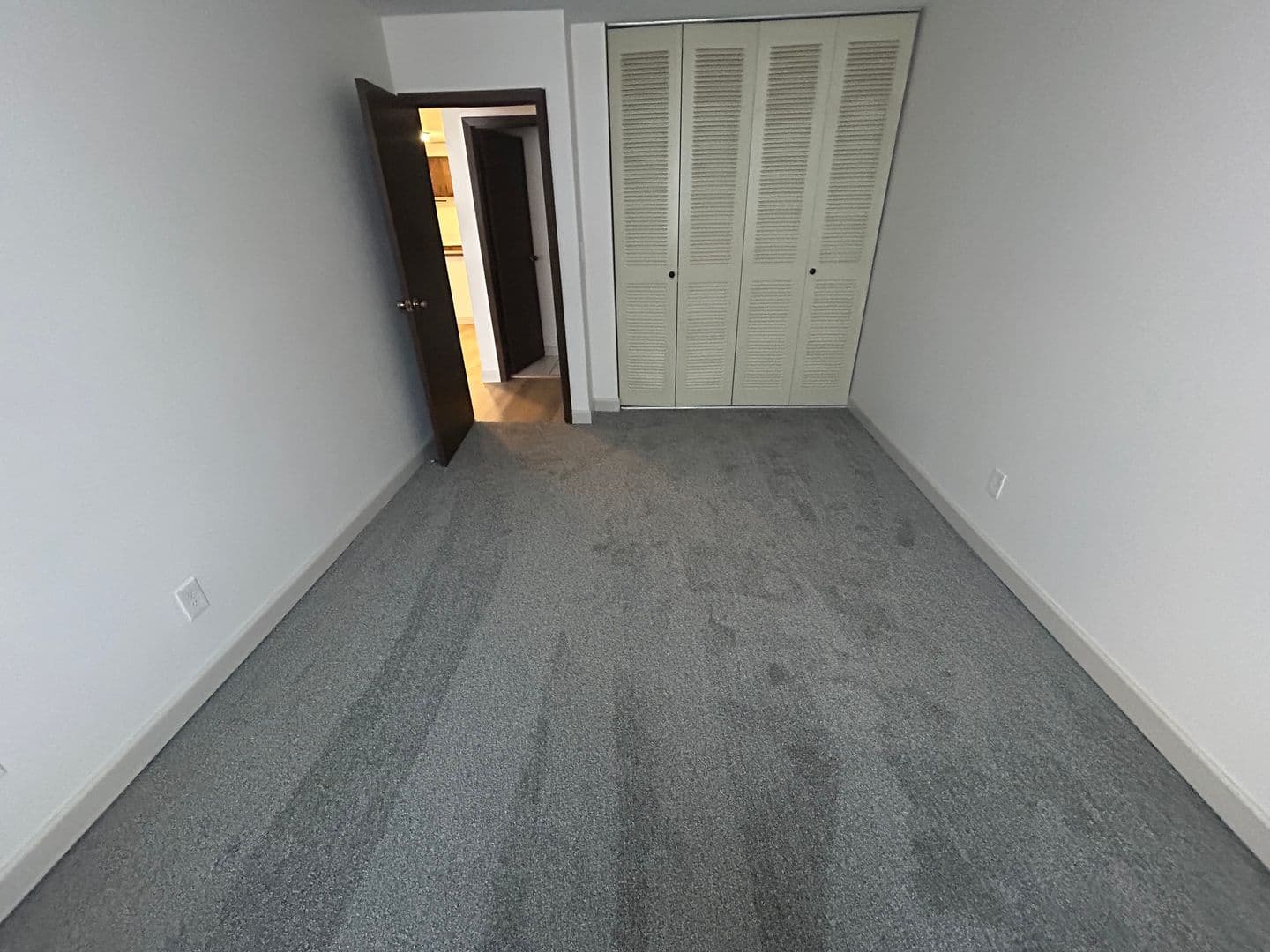 Milwaukee Apartment: 2636 S Logan Ave
