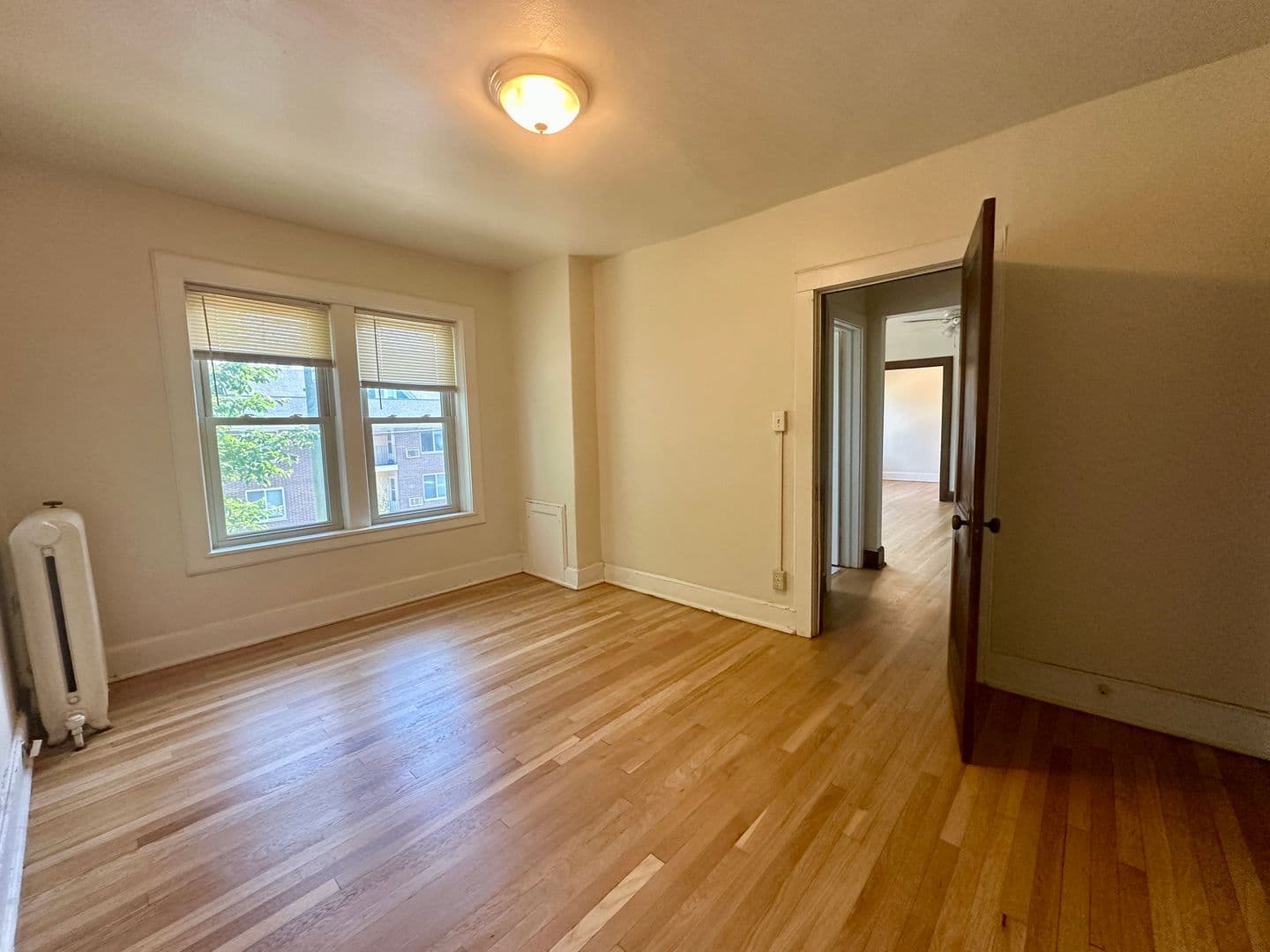 Milwaukee Apartment: 1725 E Park Place