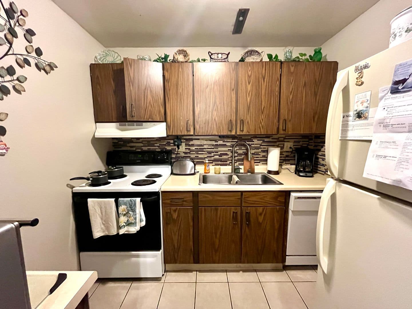 Germantown Apartment: N111 W15651-15655 Vienna Court