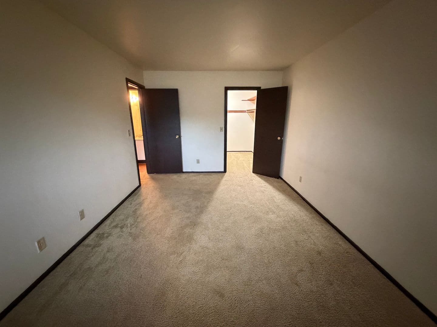 Green Bay Apartment: 127 S Platten St