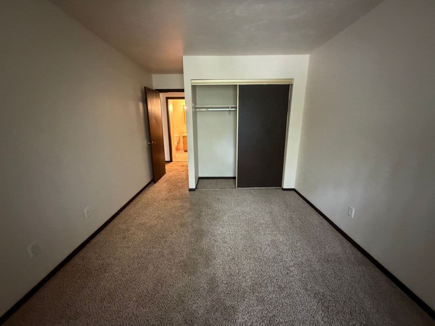 Green Bay Apartment: 1670 Shawano Ave