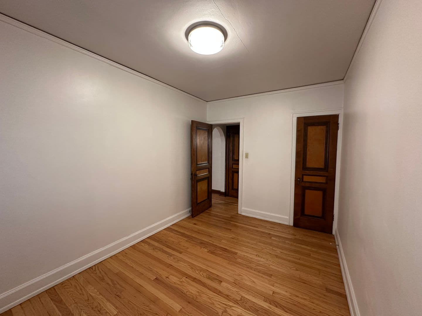 Shorewood Apartment: 4480 N Oakland Ave