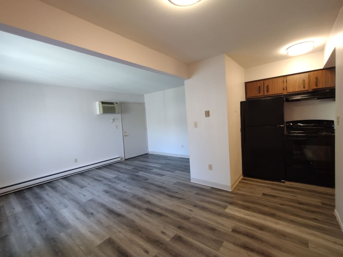 Menasha Apartment: 988 Third Street
