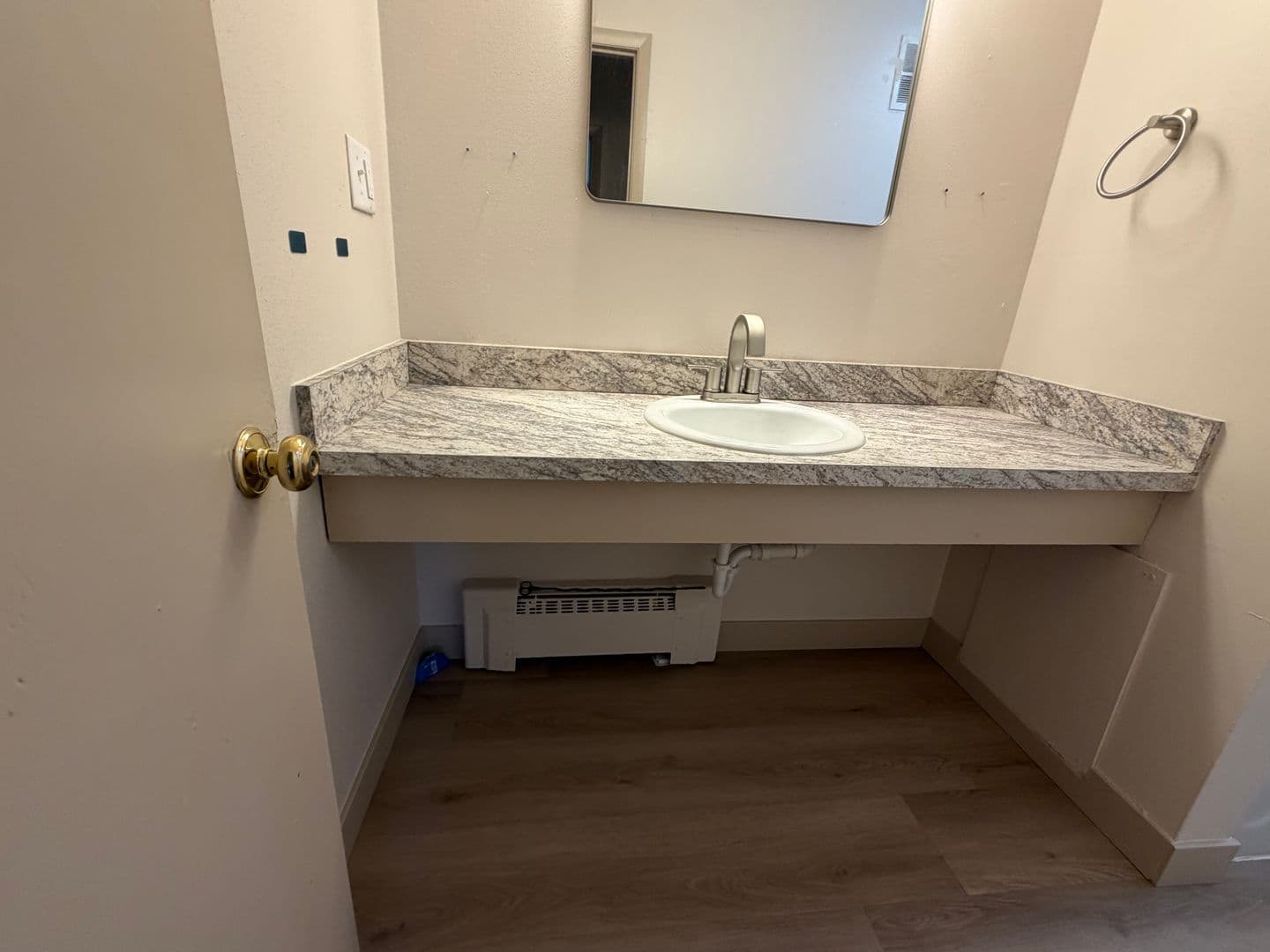 Green Bay Apartment: 1680 Shawano Ave