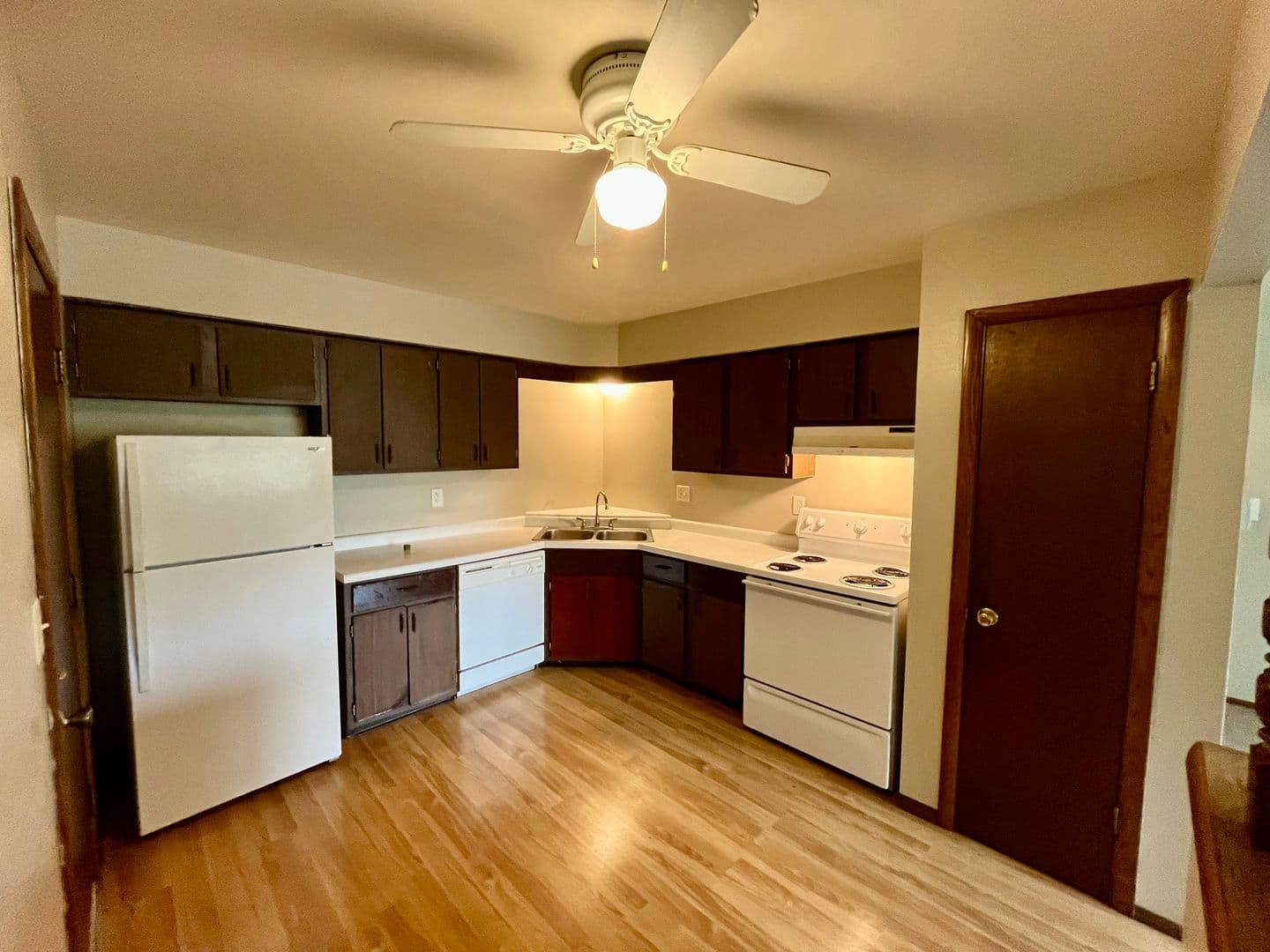 Germantown Apartment: N113 W15513 Francese Drive